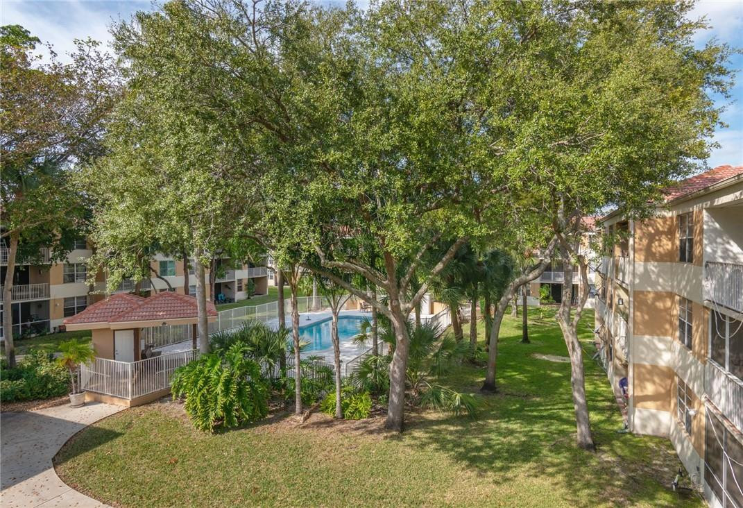 Coral Springs Estate - Residential