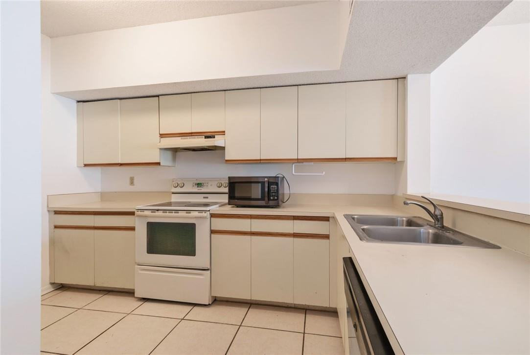 Coral Springs Estate - Residential