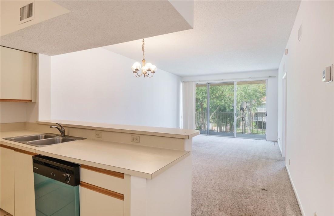 Coral Springs Estate - Residential
