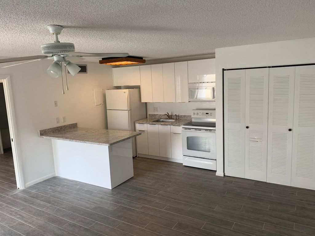 Photo of 645 Executive Center Drive #R202, West Palm Beach, FL 33401 (MLS # F10445671)