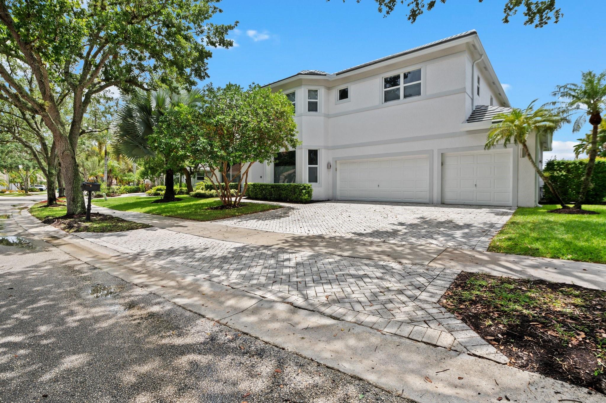 2683 Meadowood Ct