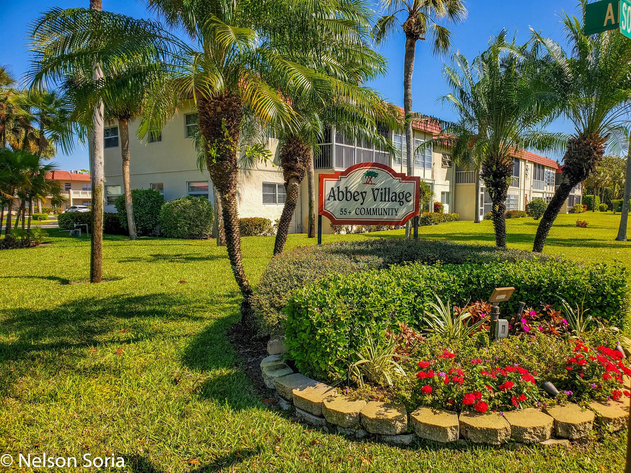 VILLAGES OF ORIOLE ABBEY - Residential Lease