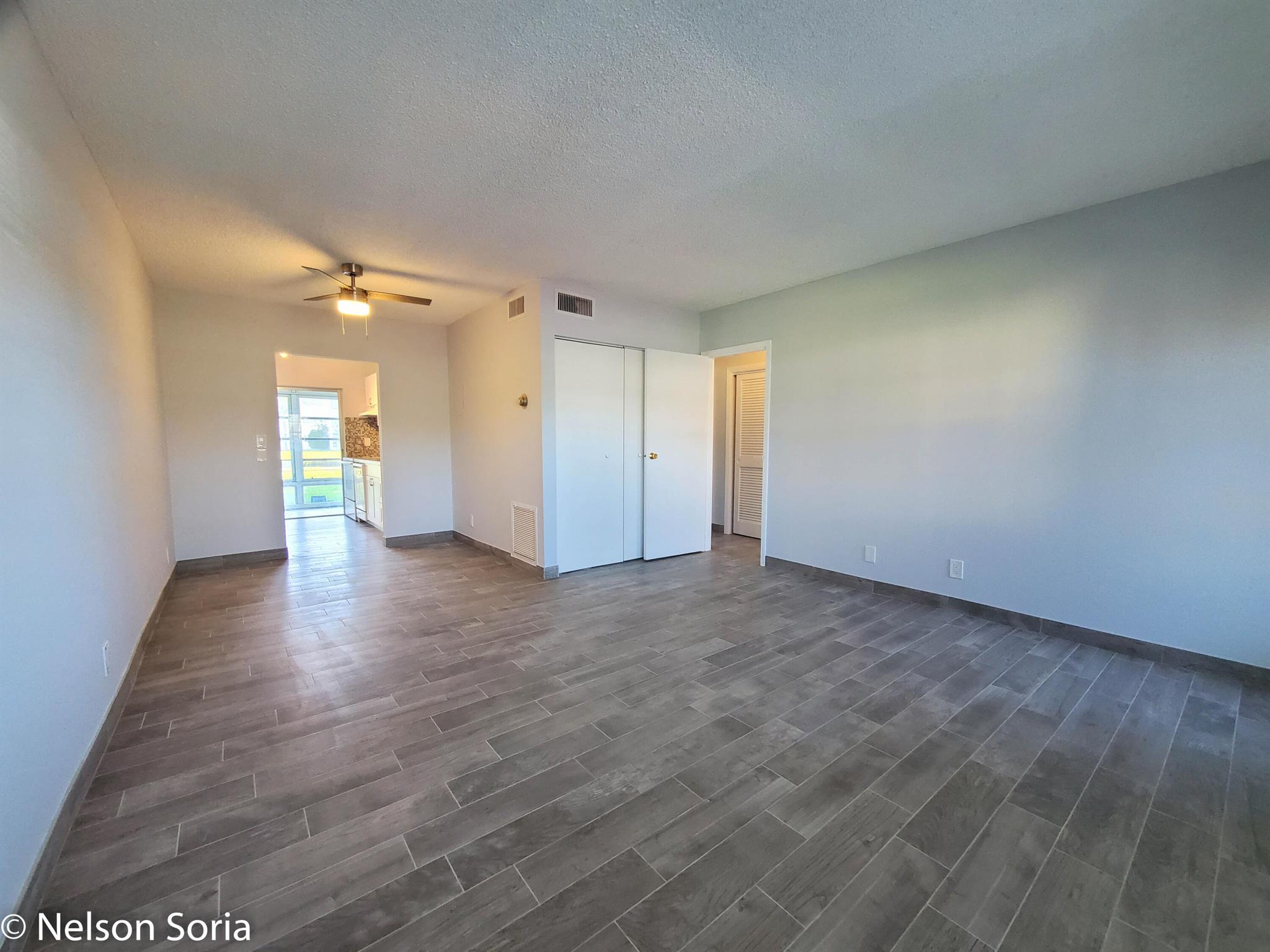 VILLAGES OF ORIOLE ABBEY - Residential Lease