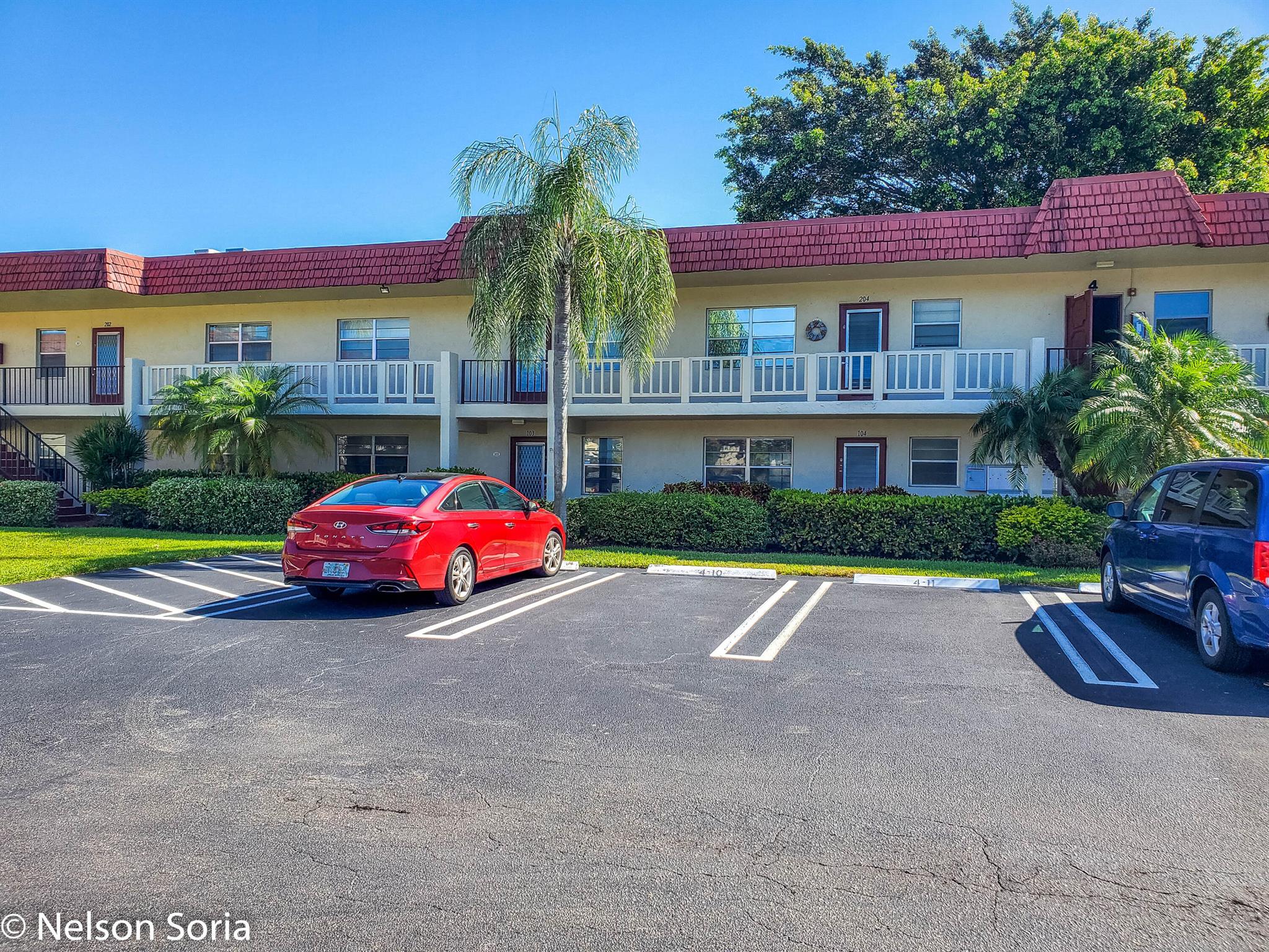 VILLAGES OF ORIOLE ABBEY - Residential Lease