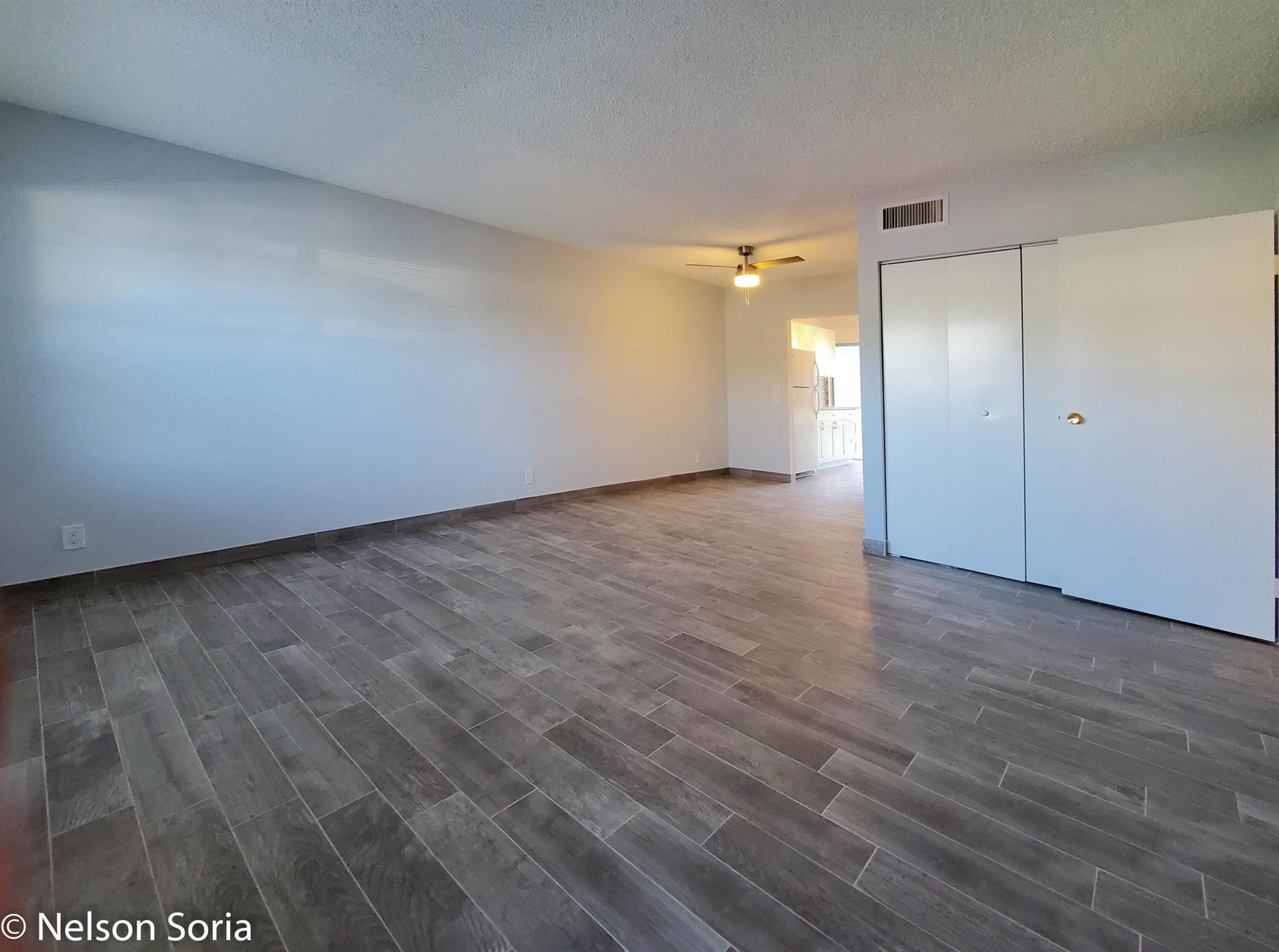 VILLAGES OF ORIOLE ABBEY - Residential Lease