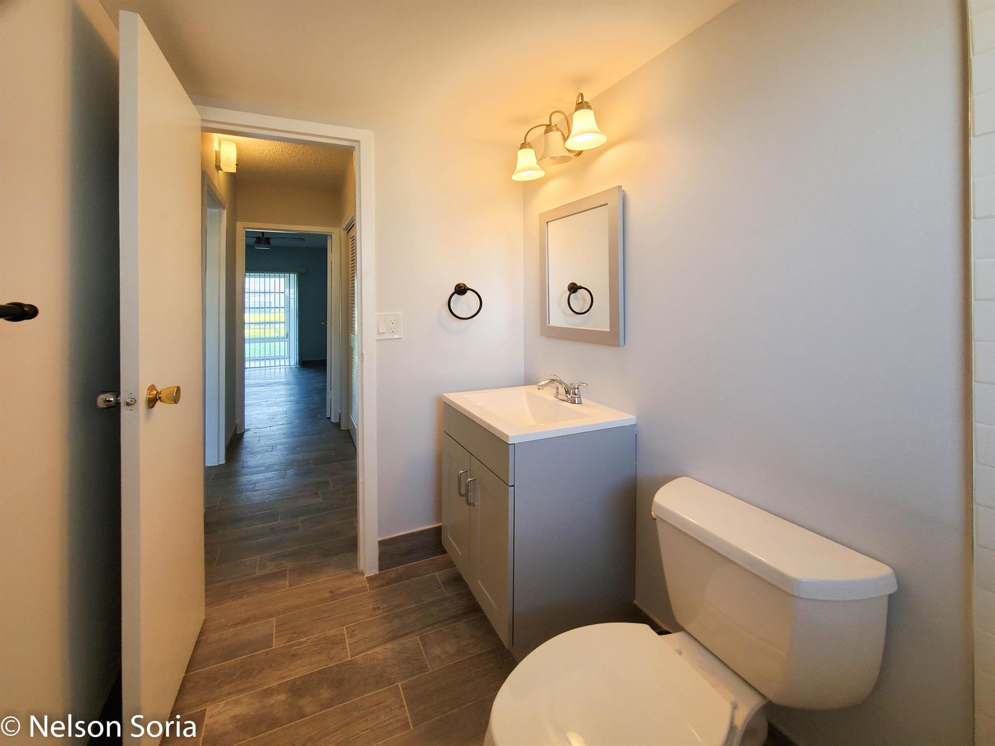 VILLAGES OF ORIOLE ABBEY - Residential Lease