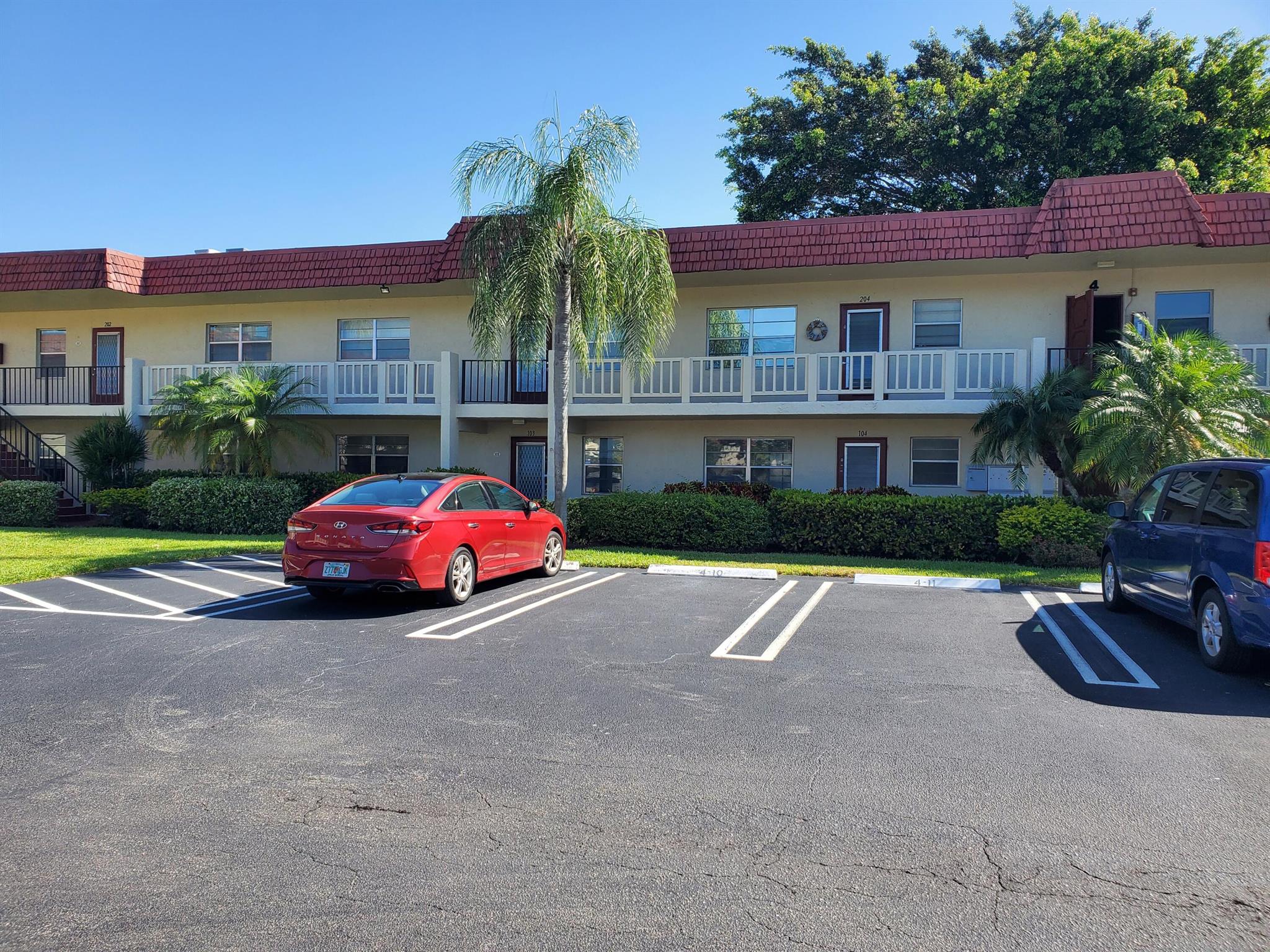 VILLAGES OF ORIOLE ABBEY - Residential Lease