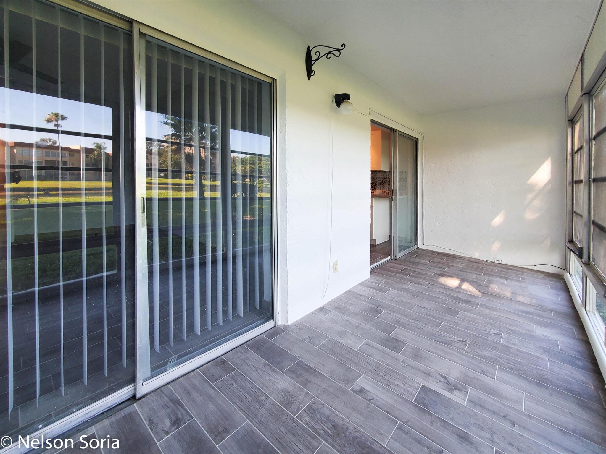 VILLAGES OF ORIOLE ABBEY - Residential Lease