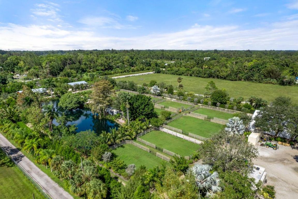 LOXAHATCHEE GROVES - Land