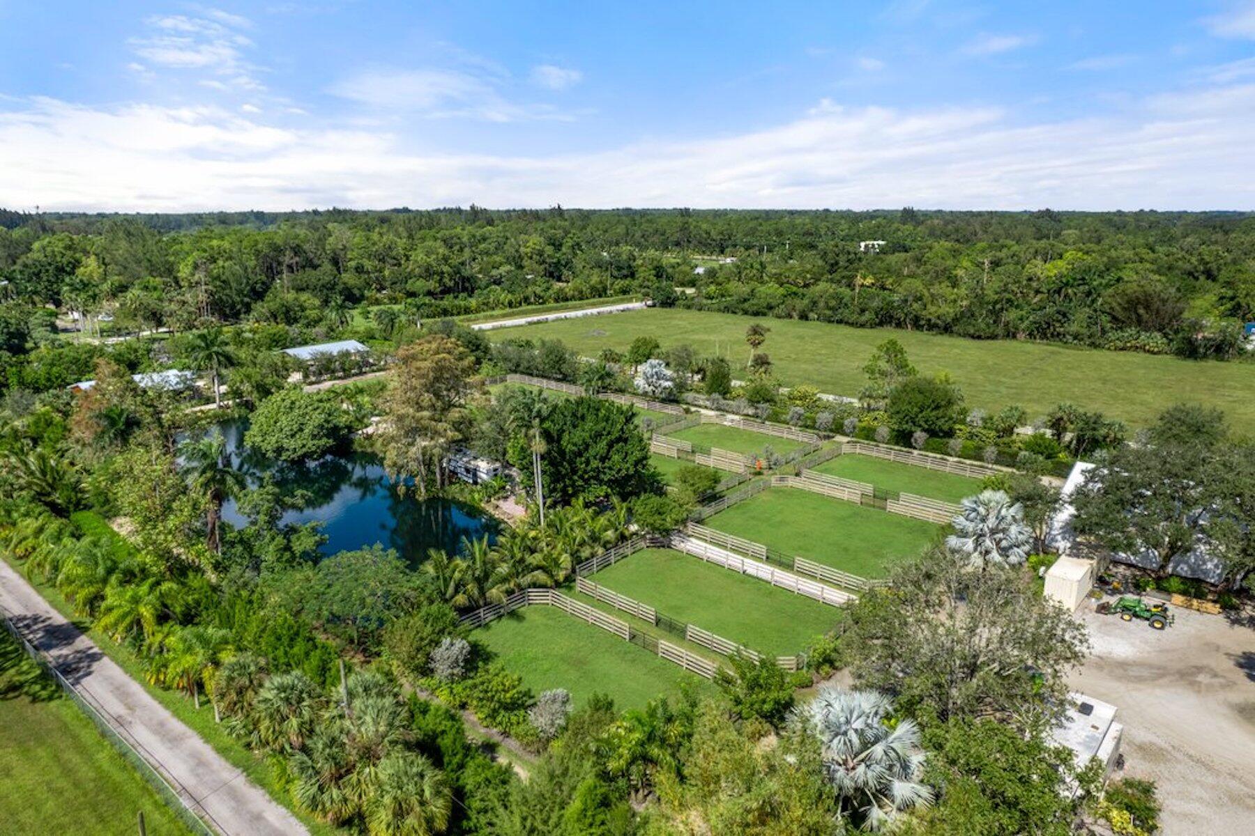 LOXAHATCHEE GROVES - Residential Lease