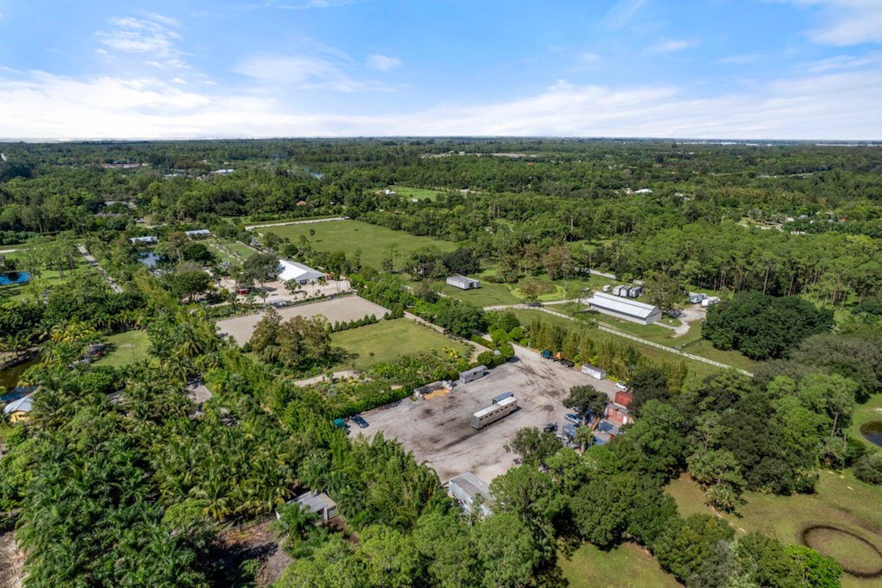 LOXAHATCHEE GROVES - Residential Lease