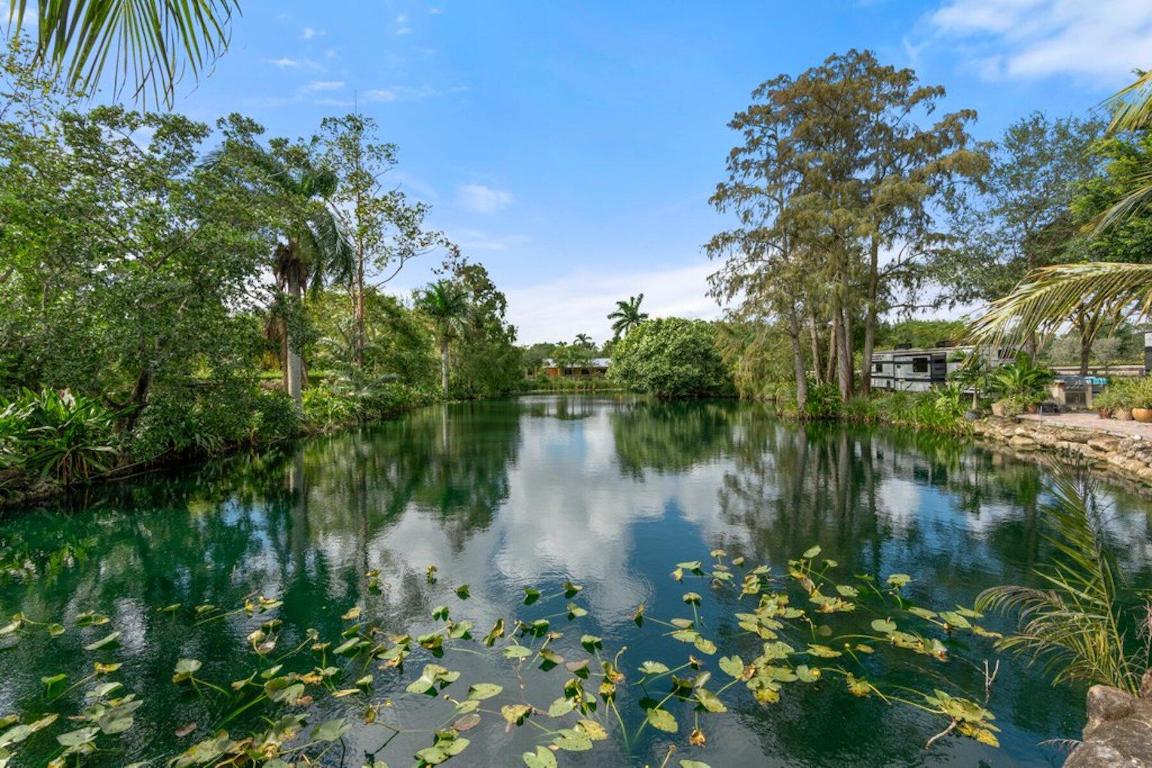 LOXAHATCHEE GROVES - Land