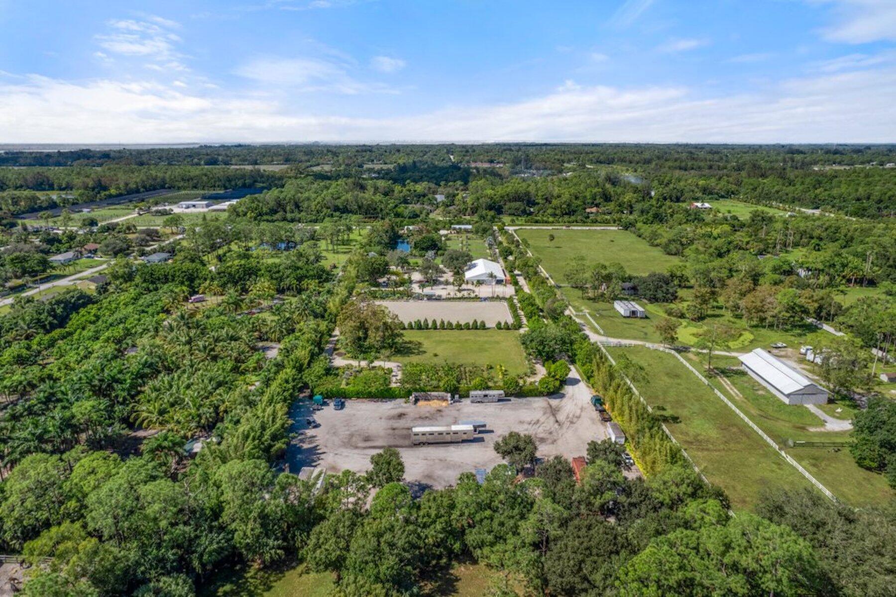LOXAHATCHEE GROVES - Residential Lease