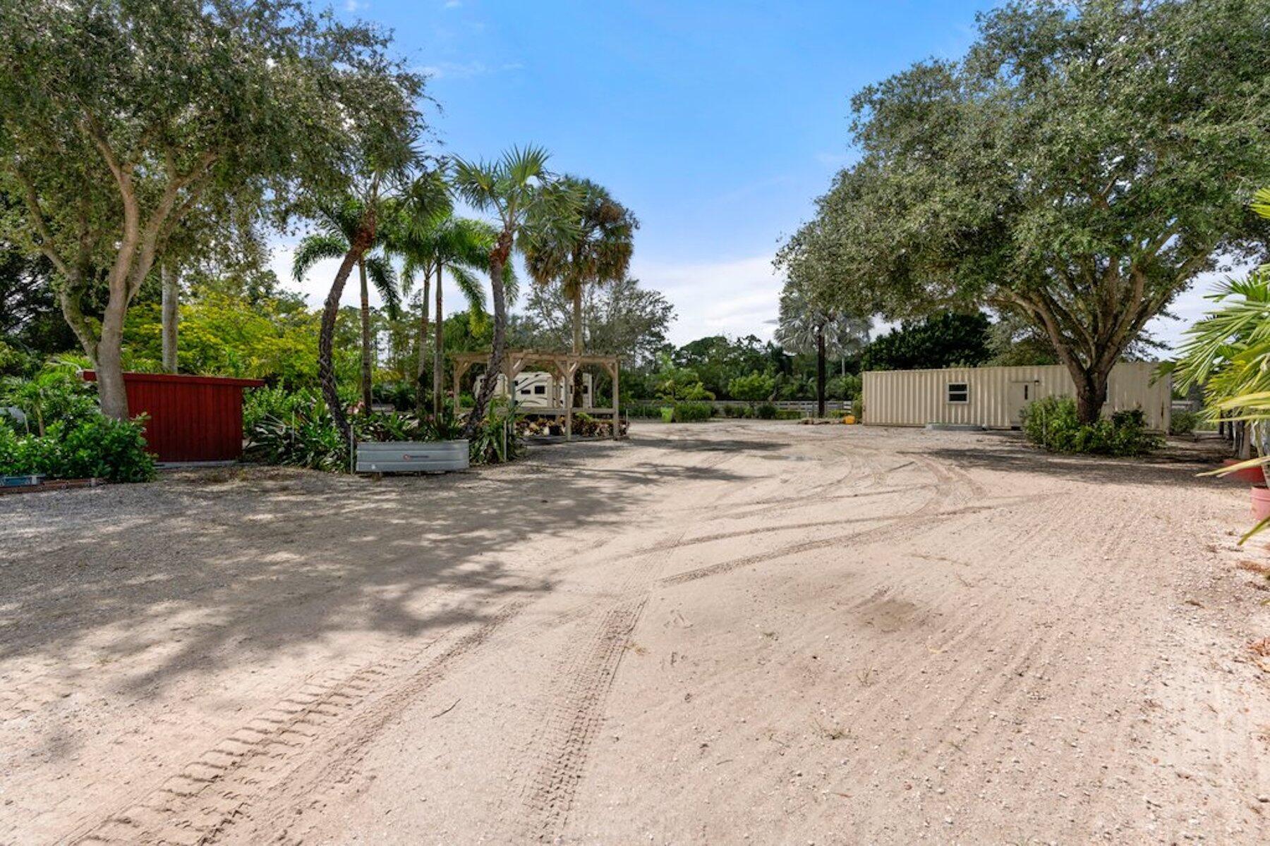 LOXAHATCHEE GROVES - Residential Lease