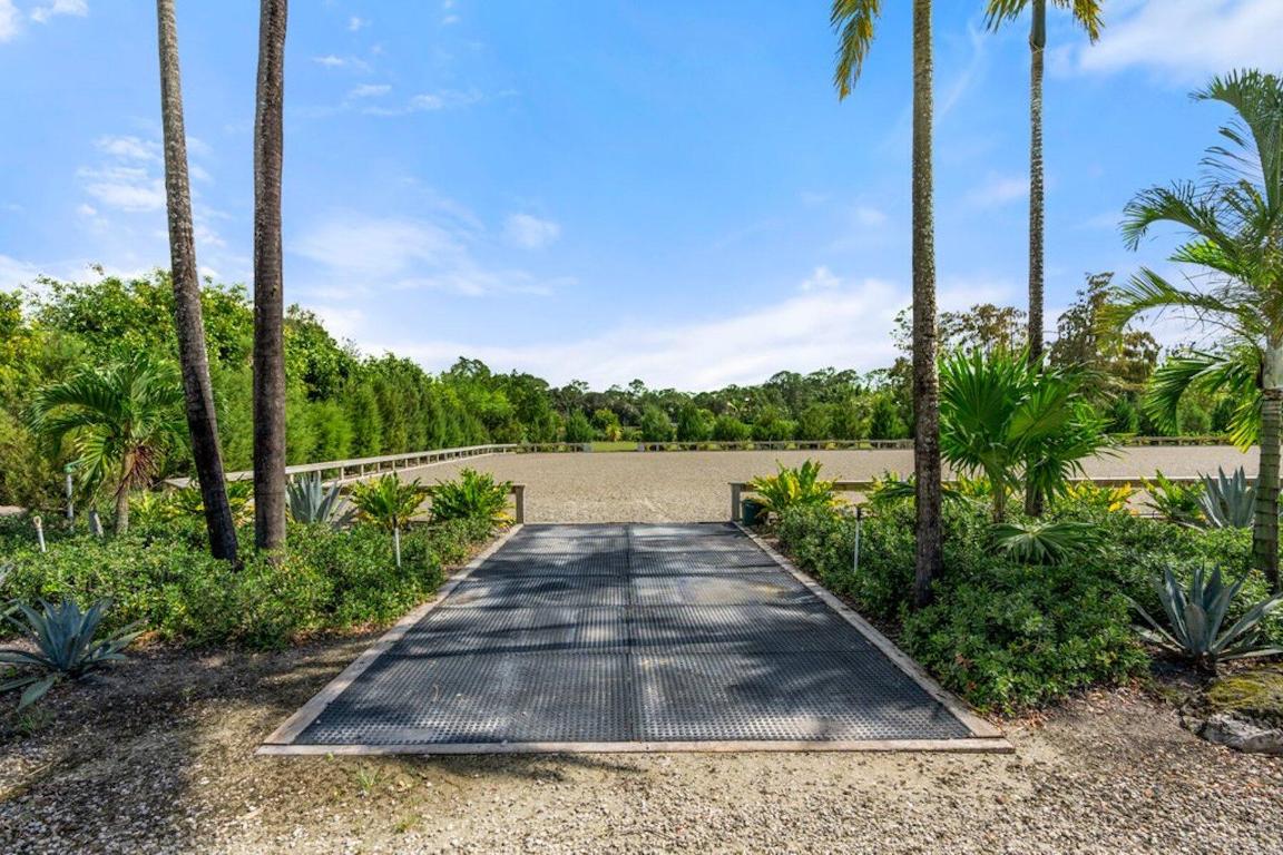 LOXAHATCHEE GROVES - Land