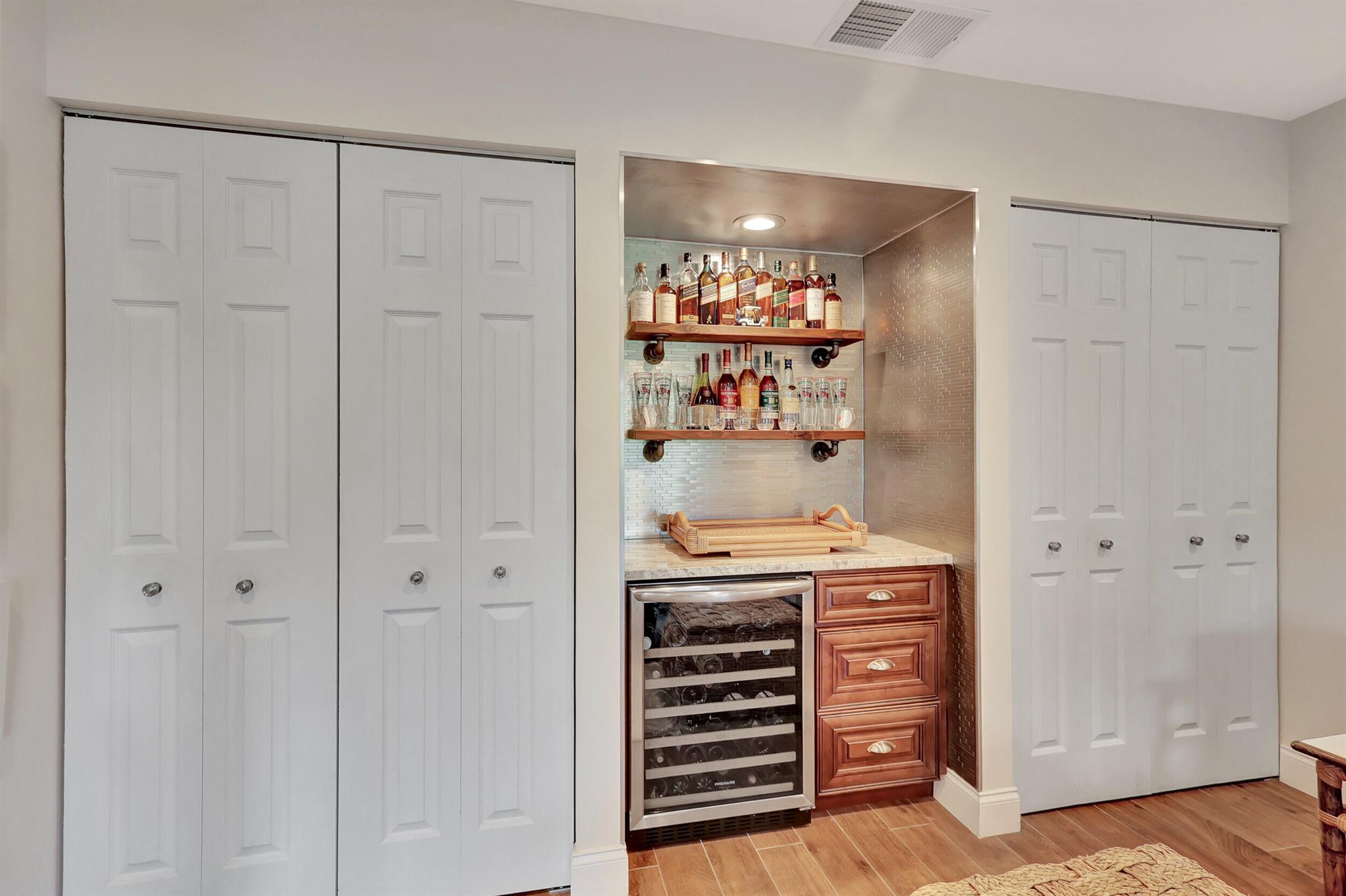 STRATFORD AT HUNTERS RUN CONDO - Residential