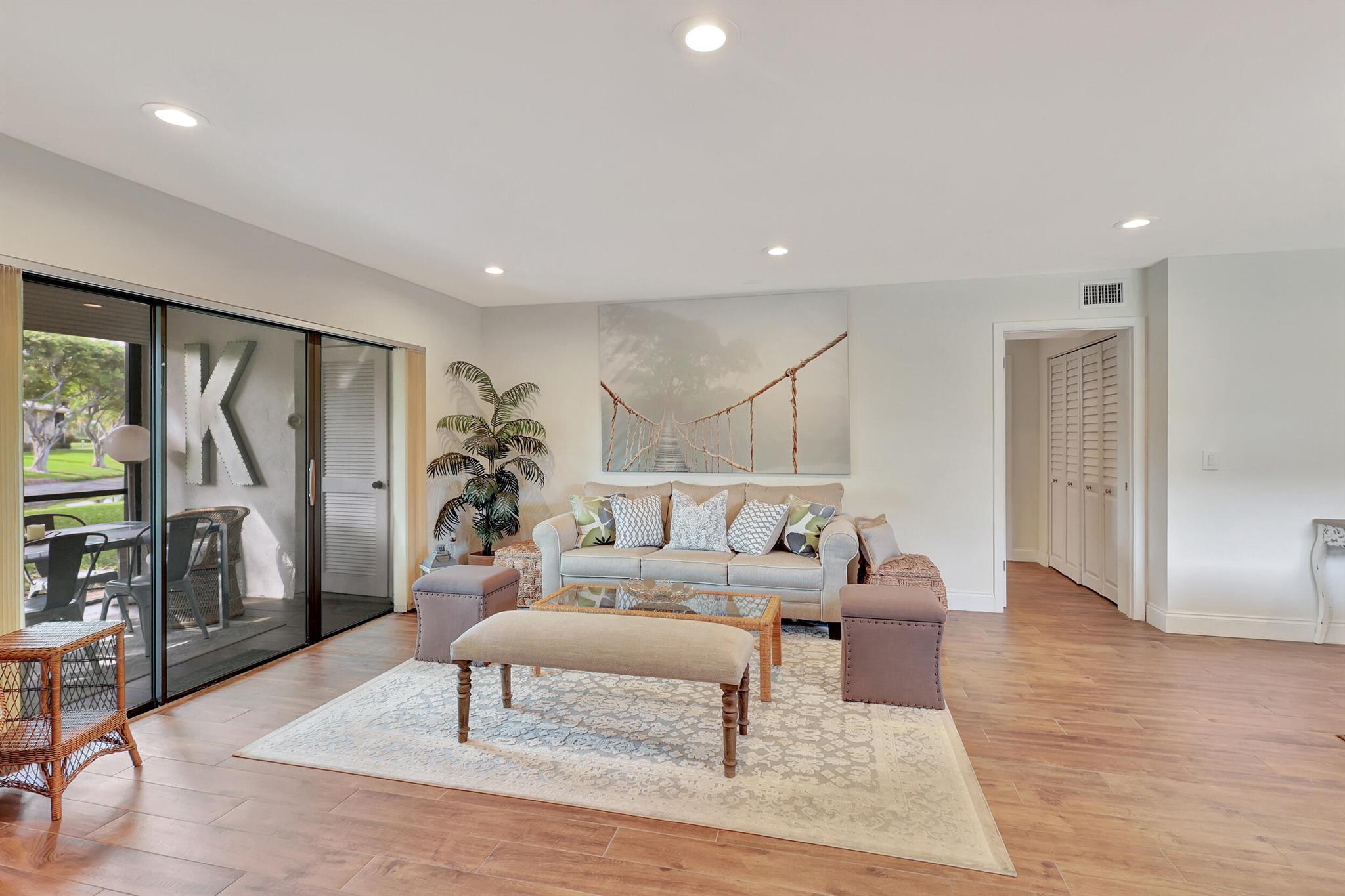 STRATFORD AT HUNTERS RUN CONDO - Residential