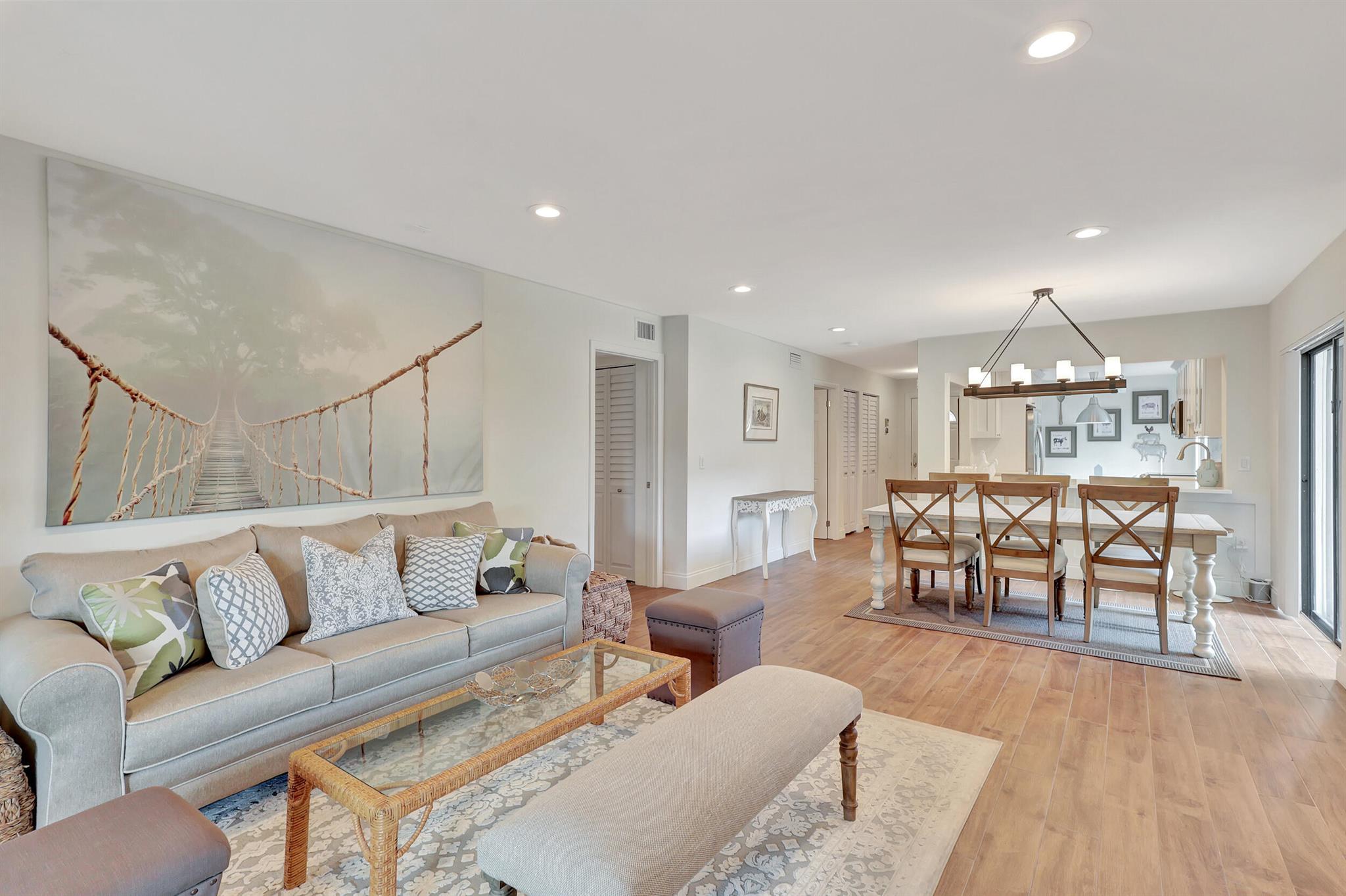 STRATFORD AT HUNTERS RUN CONDO - Residential