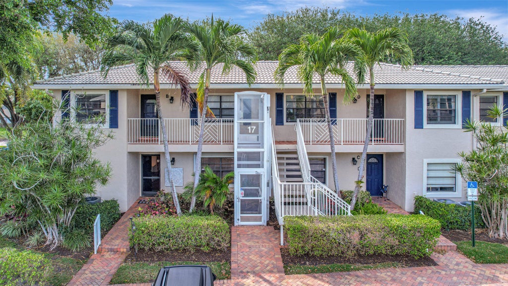 Photo of 17 Stratford Drive #A, Boynton Beach, FL 33436 (MLS # R10964737)
