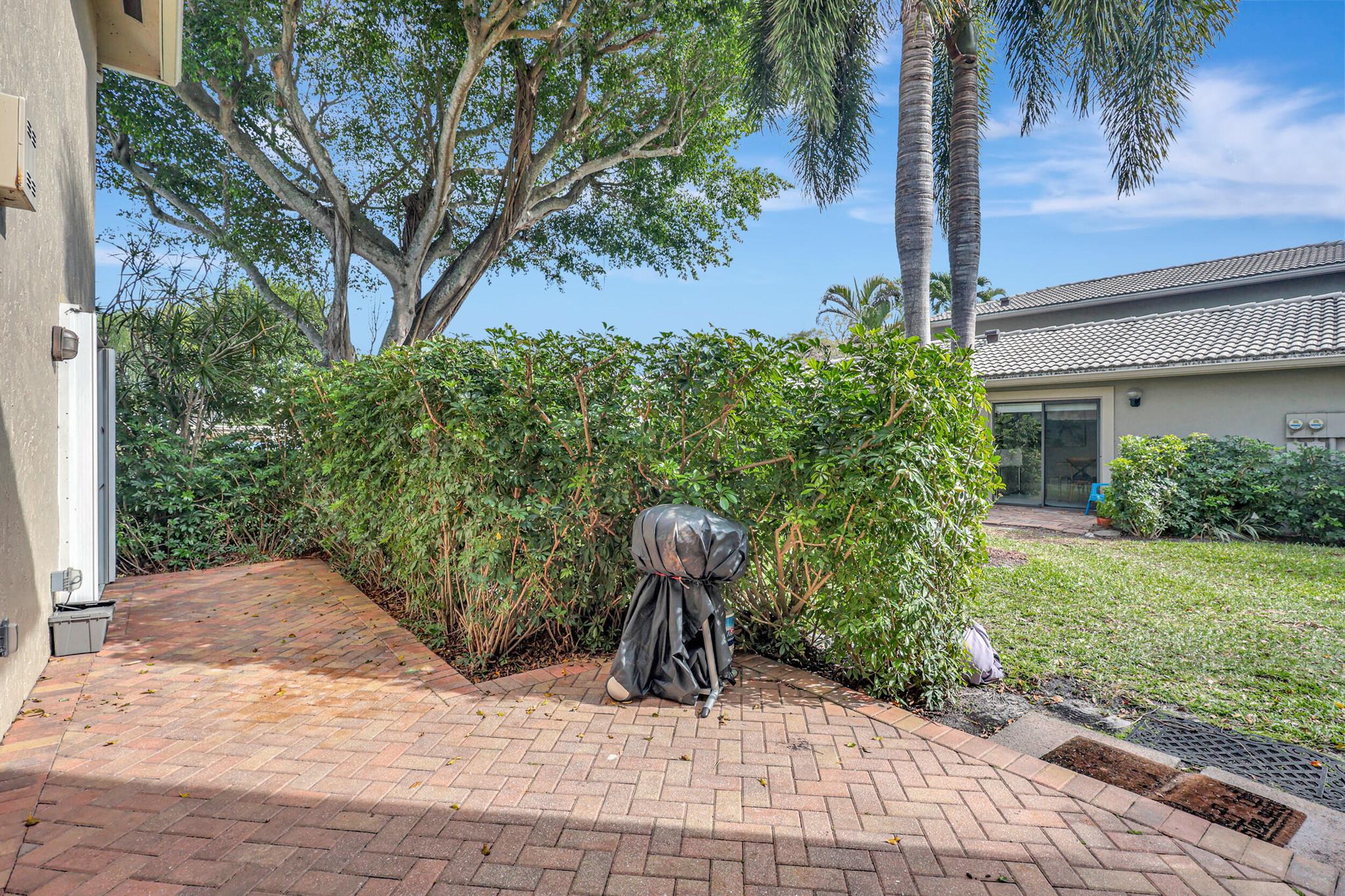 STRATFORD AT HUNTERS RUN CONDO - Residential