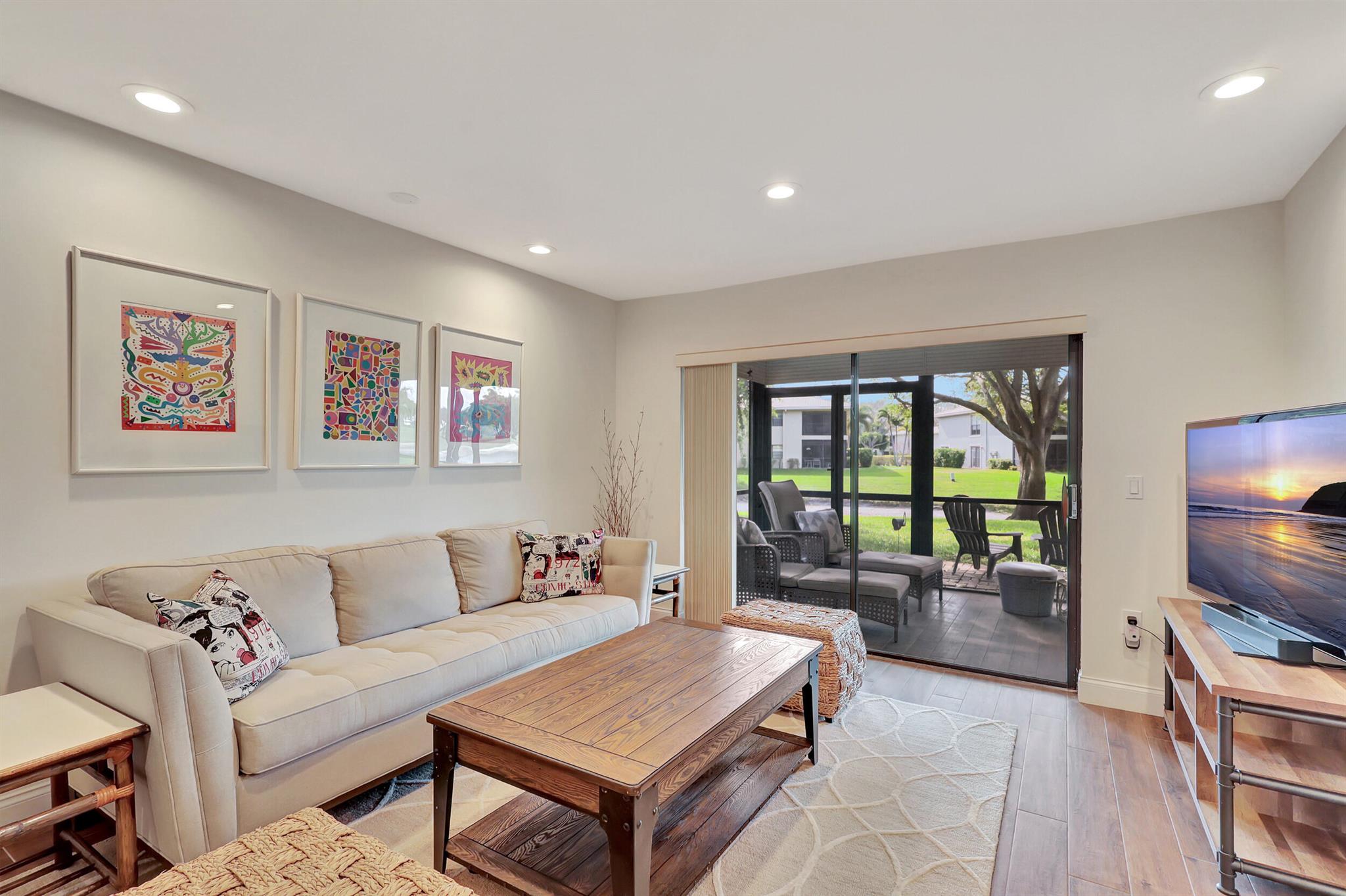 STRATFORD AT HUNTERS RUN CONDO - Residential