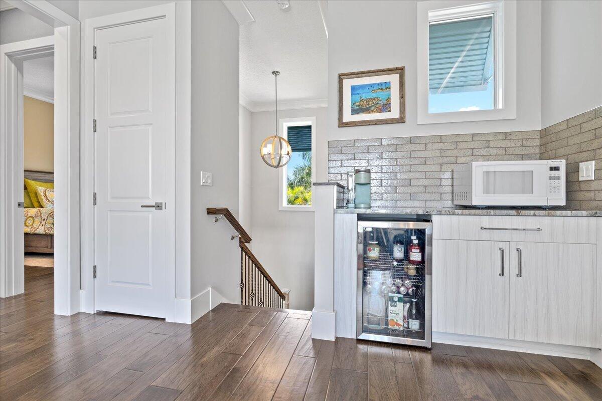 YACHT CLUB ESTATES - Residential Lease