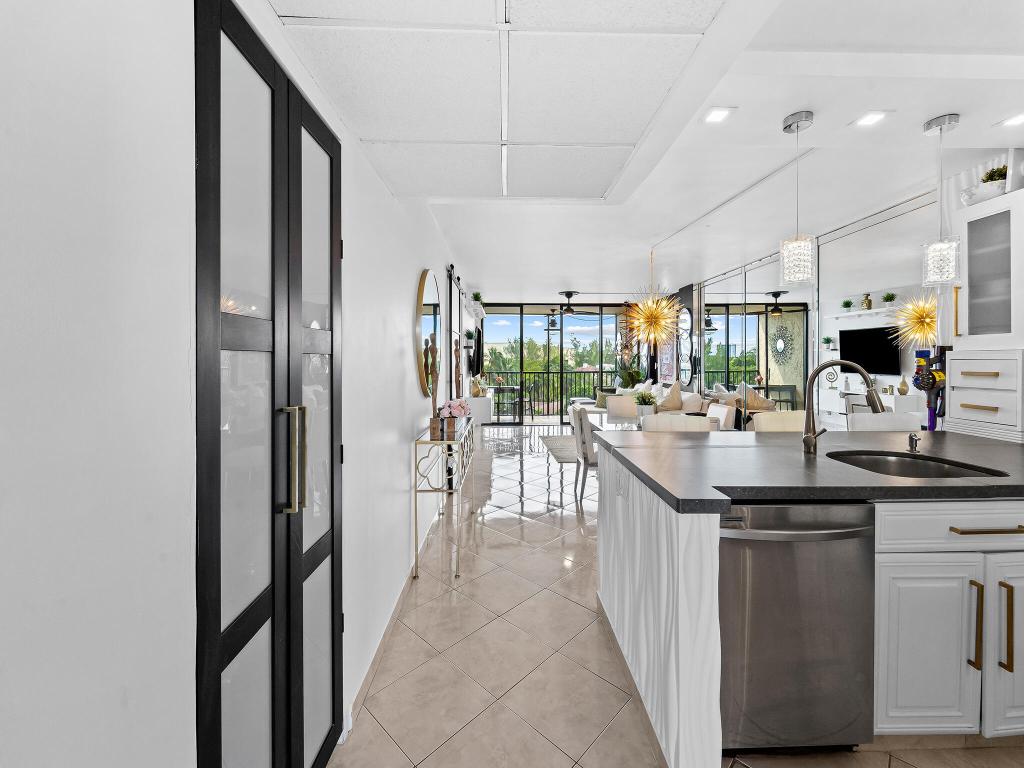 13 Royal Palm Way 5030