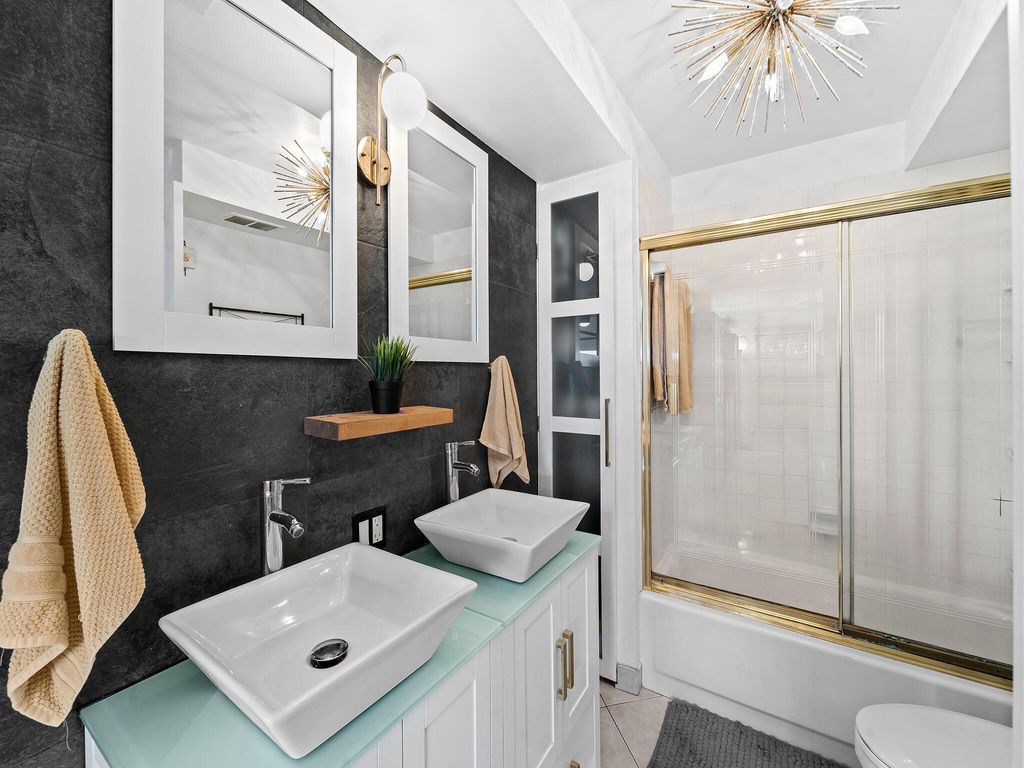Photo of 13 Royal Palm Way #5030, Boca Raton, FL 33432 (MLS # R11134323)