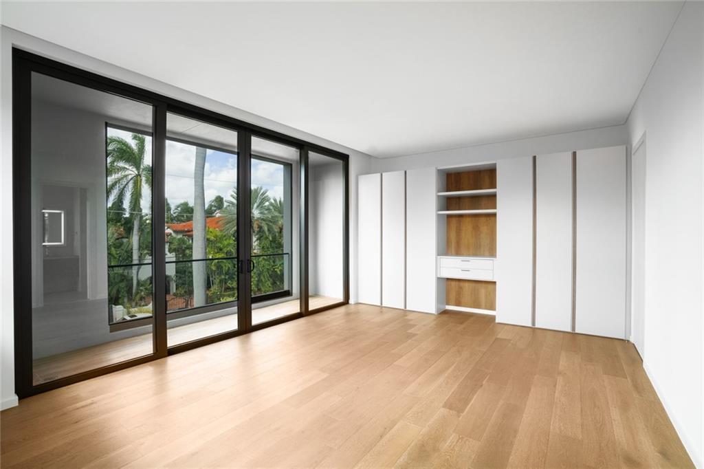 Las Olas Isles - Residential