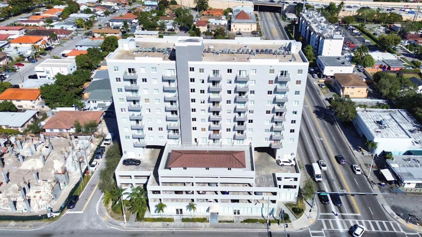 2217 NW 7th Street 901