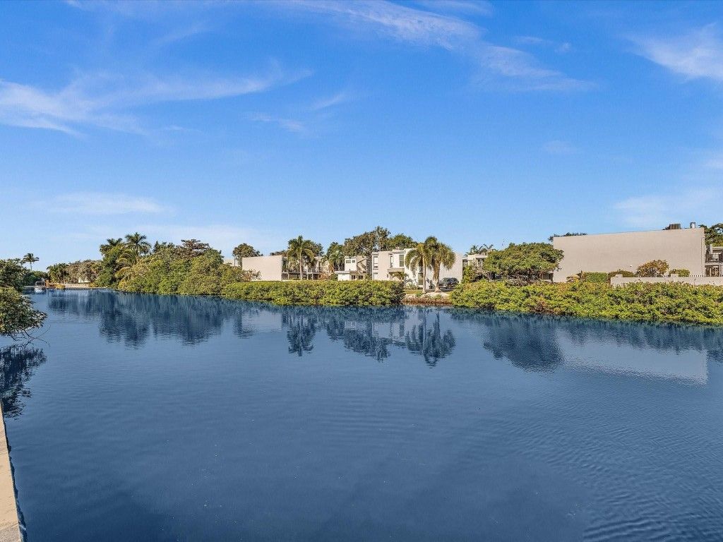 Photo of 801 NE 18th Court #103, Fort Lauderdale, FL 33305 (MLS # F10537678)