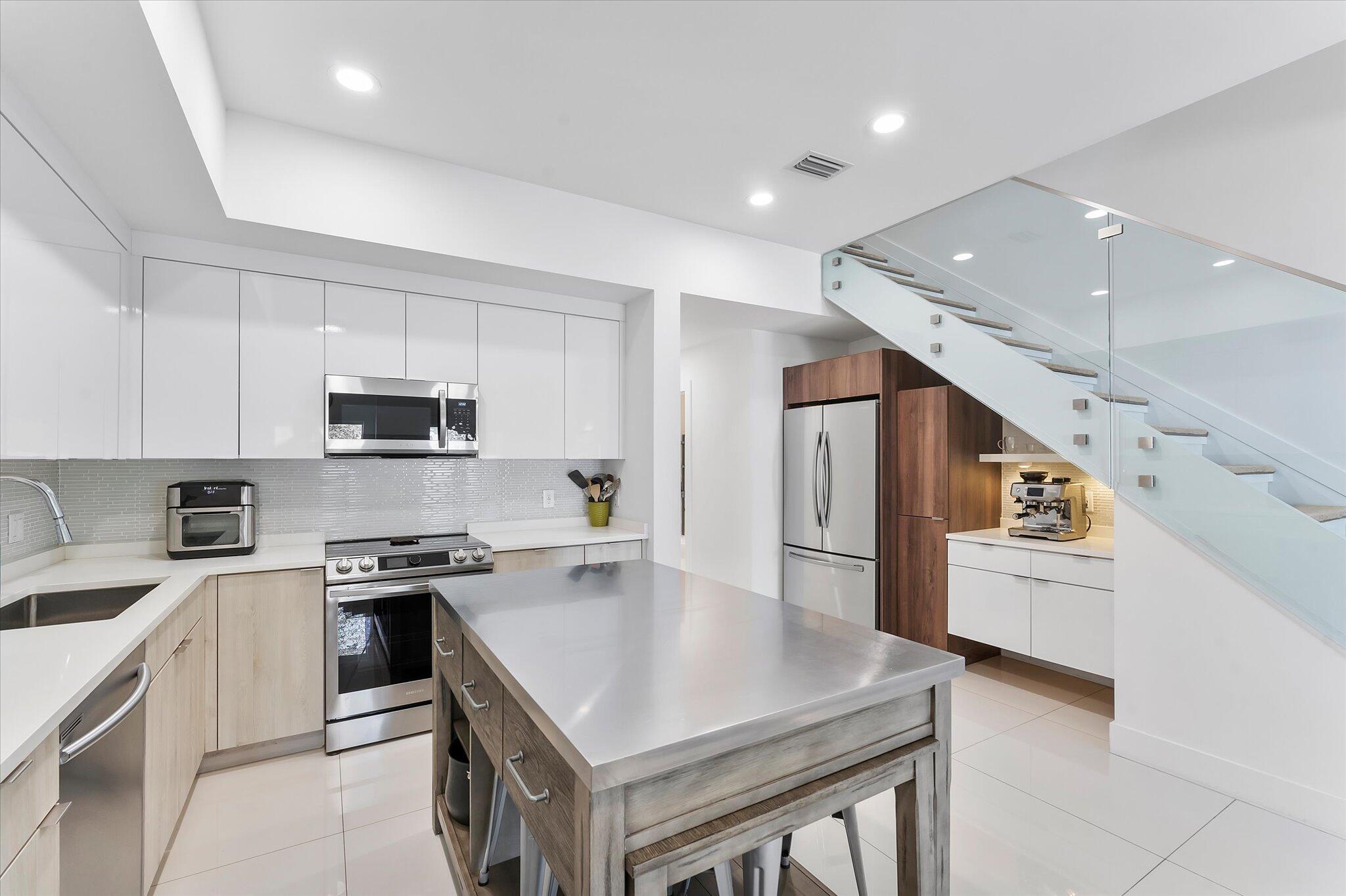 OAKLAND PARK - Residential