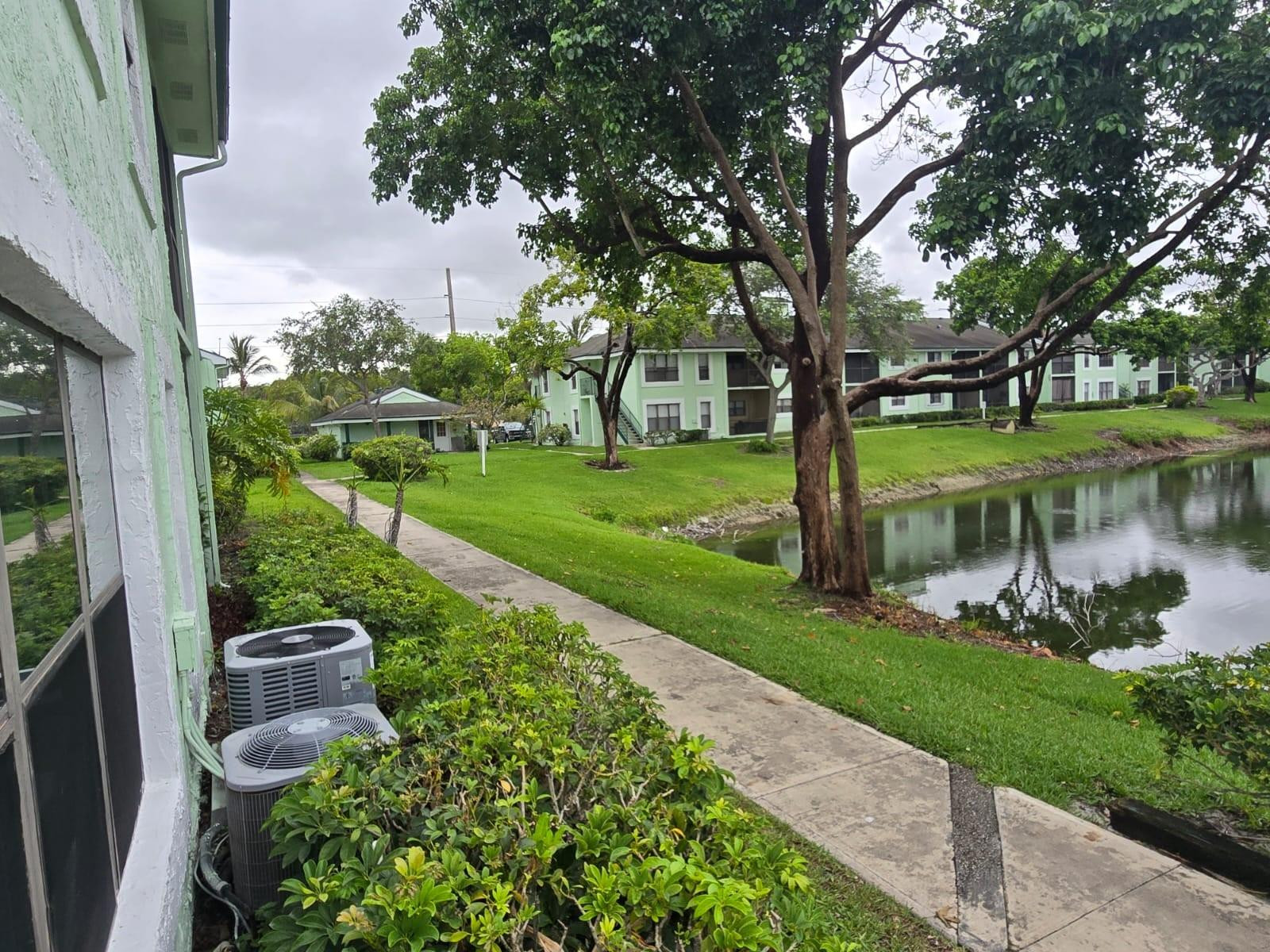 8775 NW 39th Street NW 8775