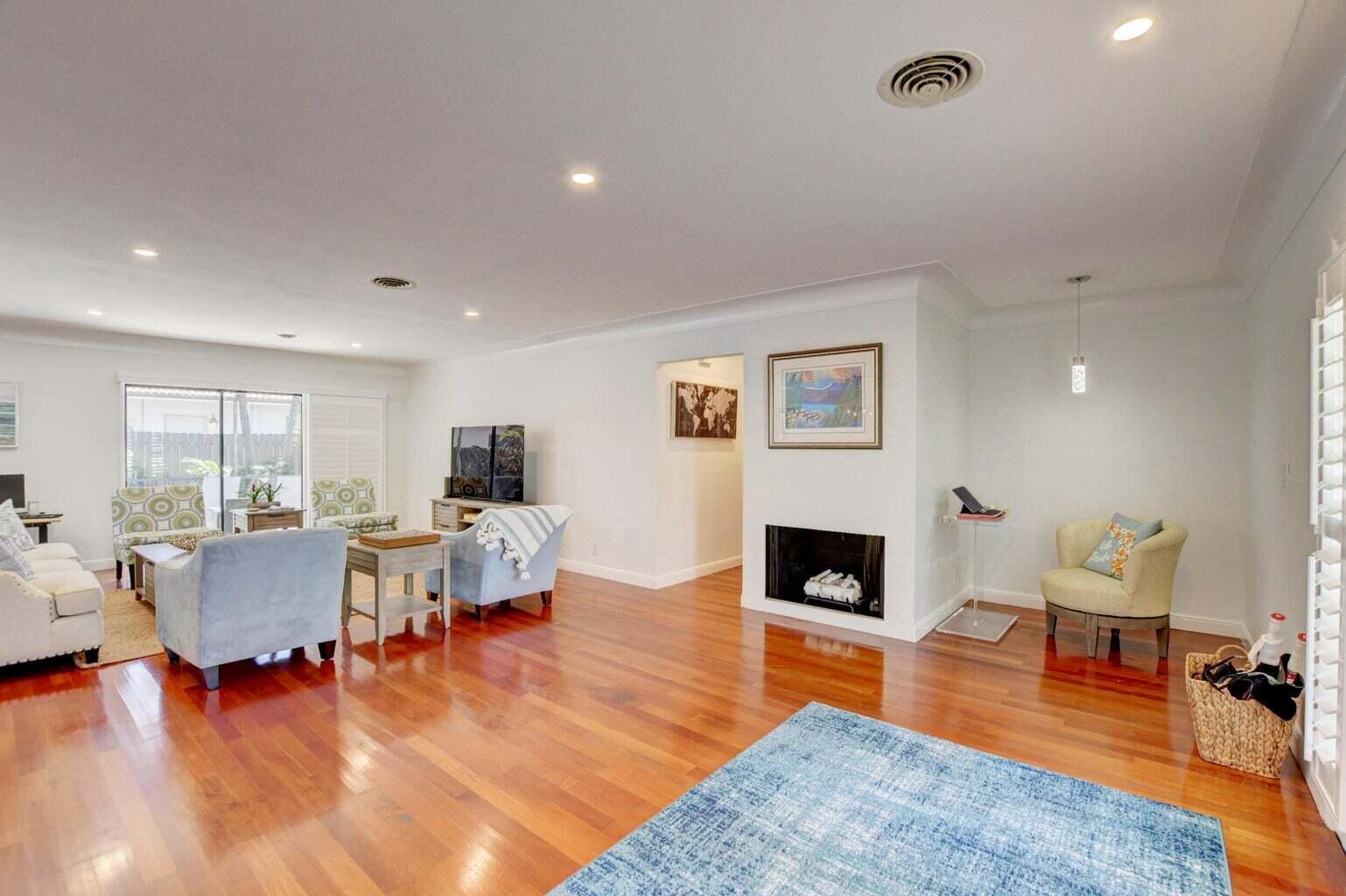 2700 Spanish River Road