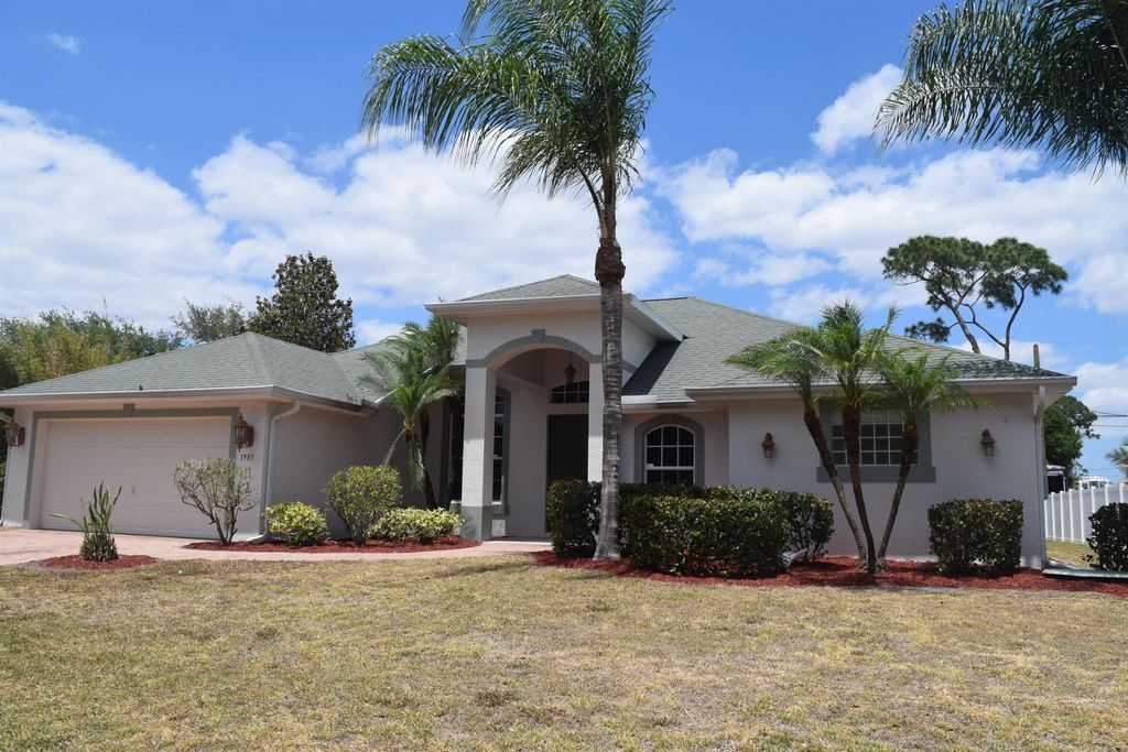 Photo of 1985 SW Golden Avenue, Port Saint Lucie, FL 34953 (MLS # R10981513)