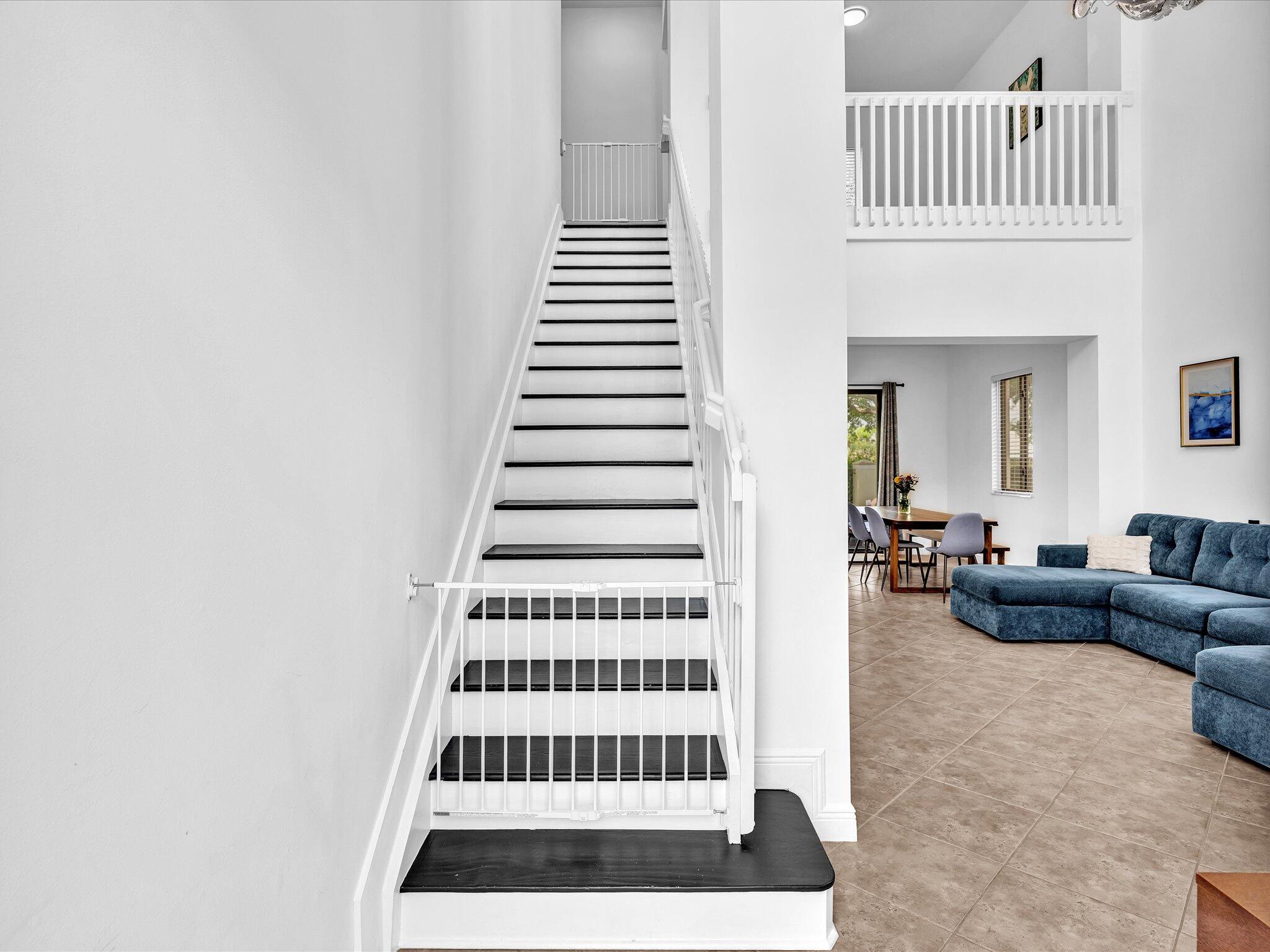 VENETIAN VILLAS - Residential Lease
