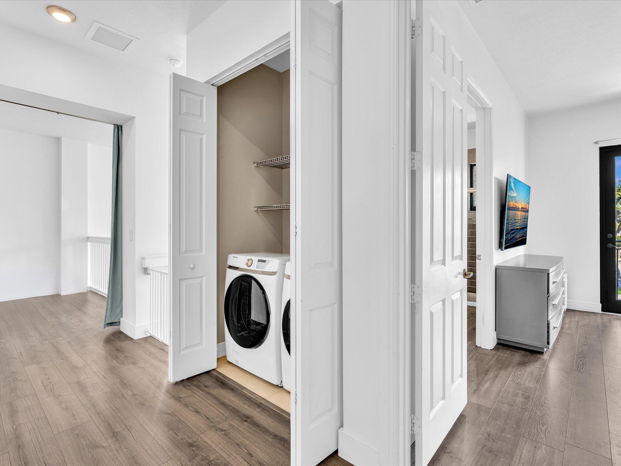 VENETIAN VILLAS - Residential Lease