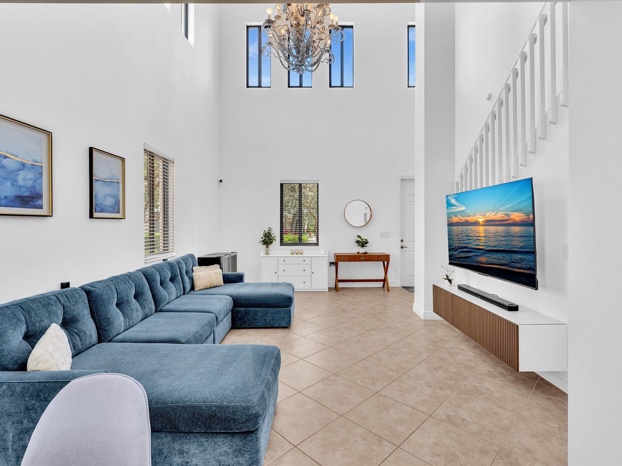 VENETIAN VILLAS - Residential Lease