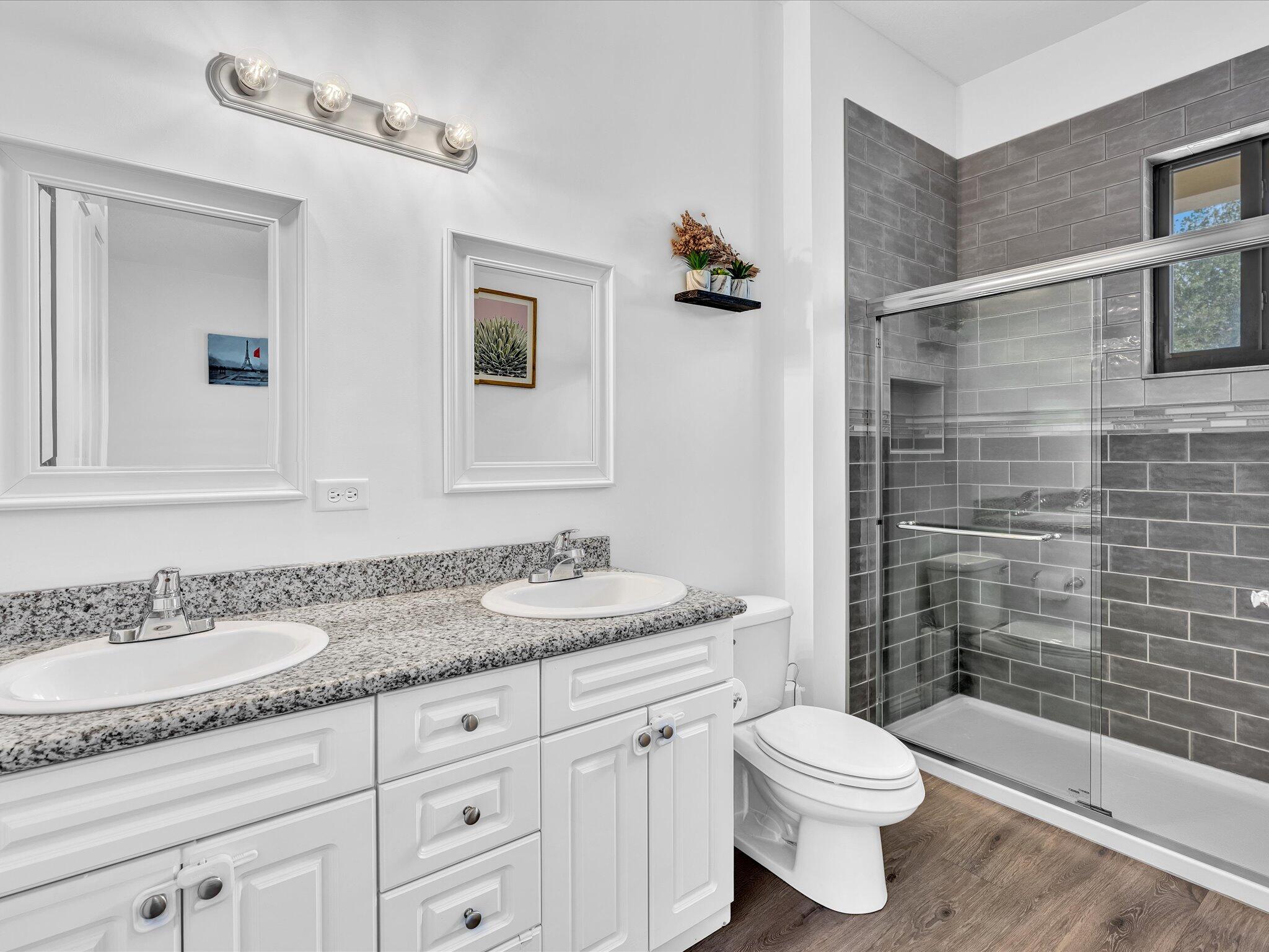 VENETIAN VILLAS - Residential Lease