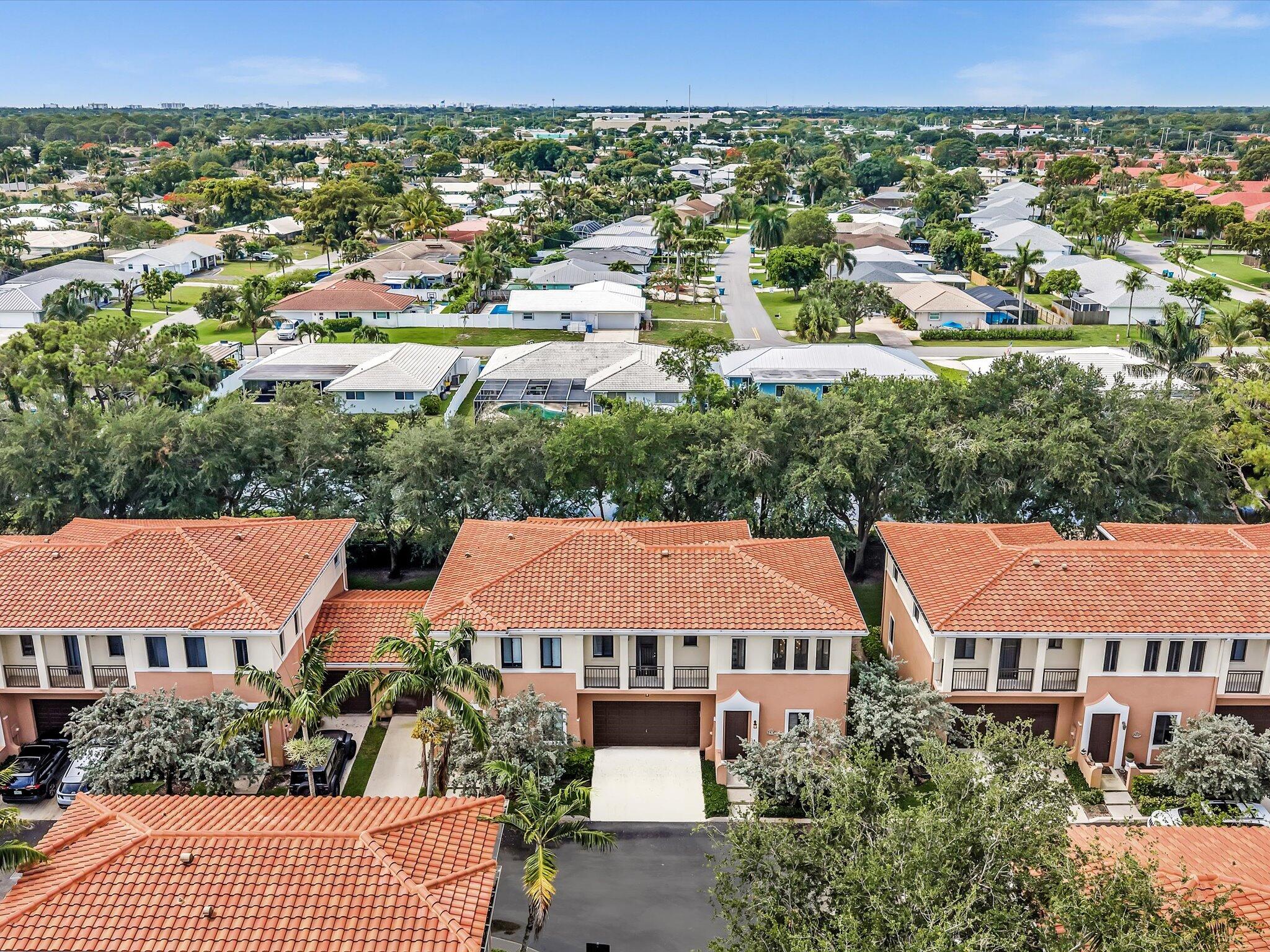VENETIAN VILLAS - Residential Lease