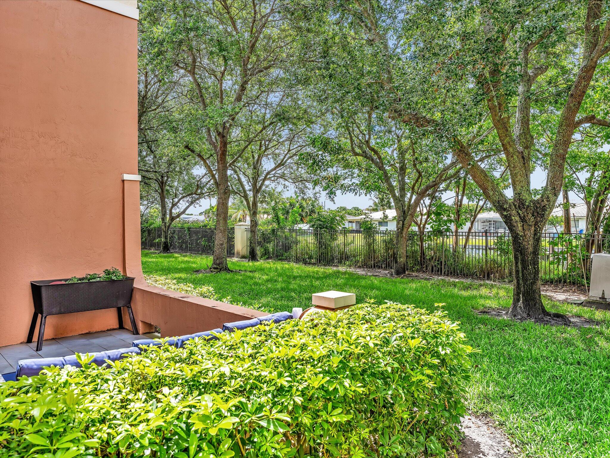 VENETIAN VILLAS - Residential Lease