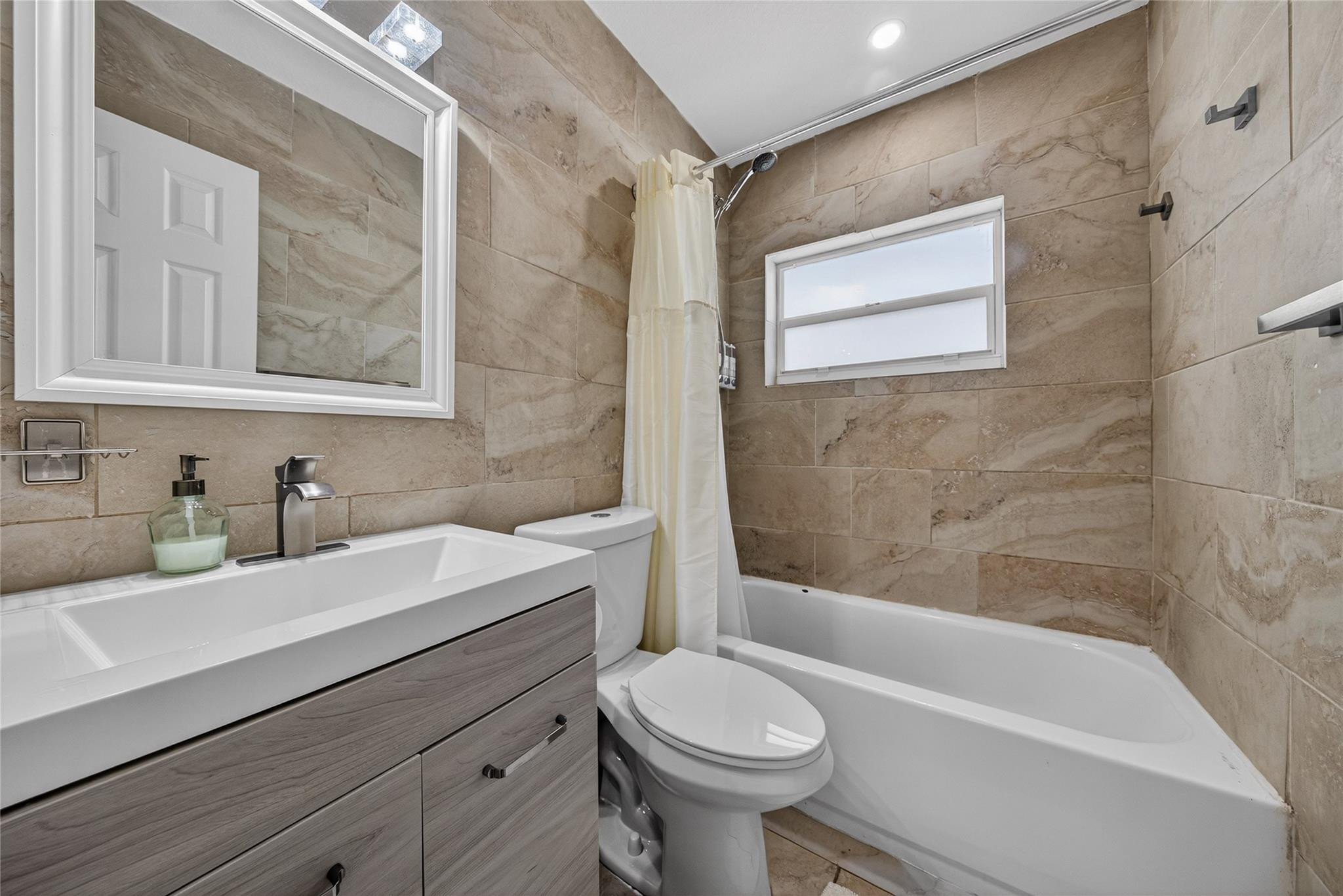 Collier Estates 1st Add 4 - Residential Lease