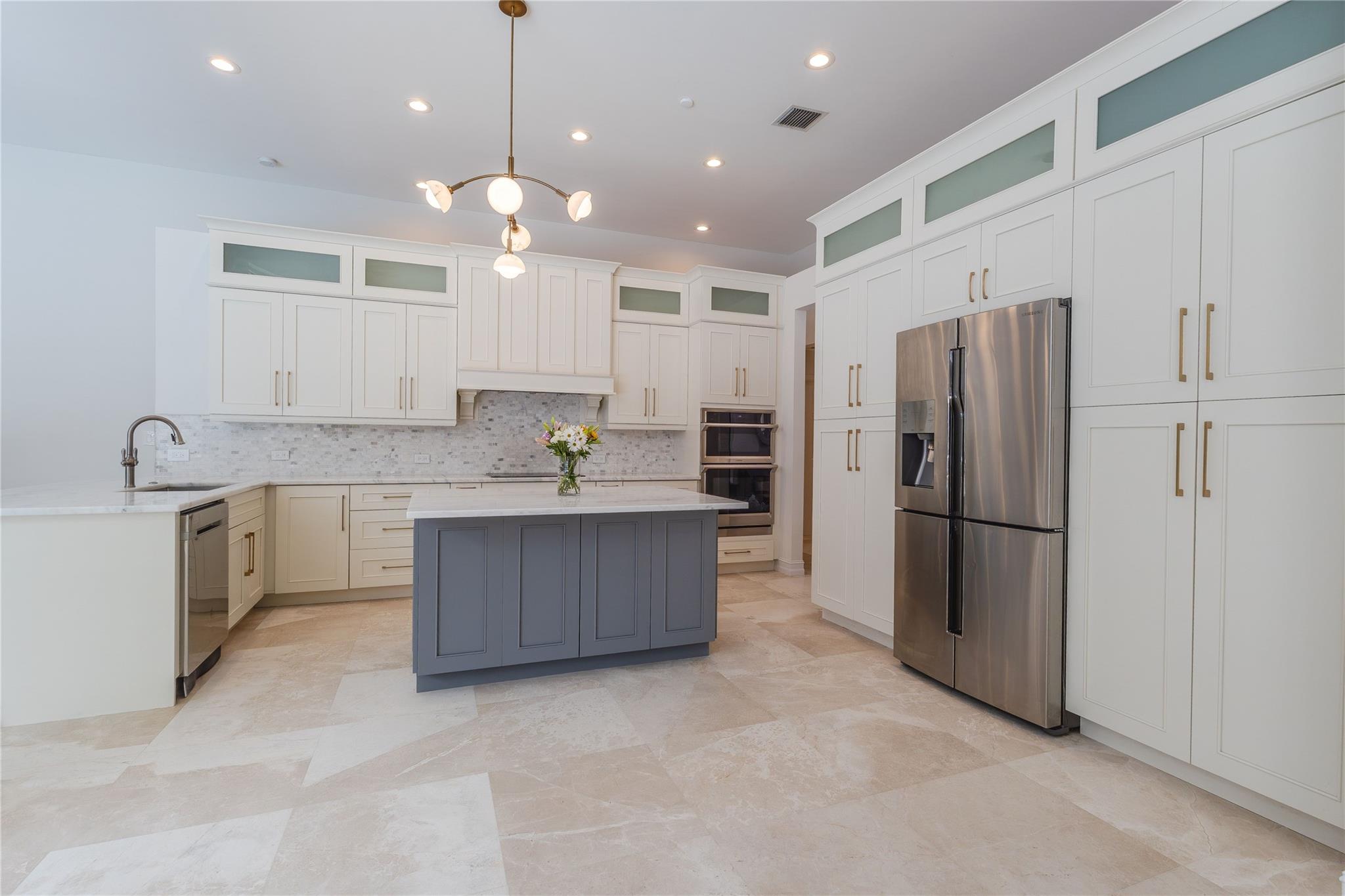 5164 Kensington Circle