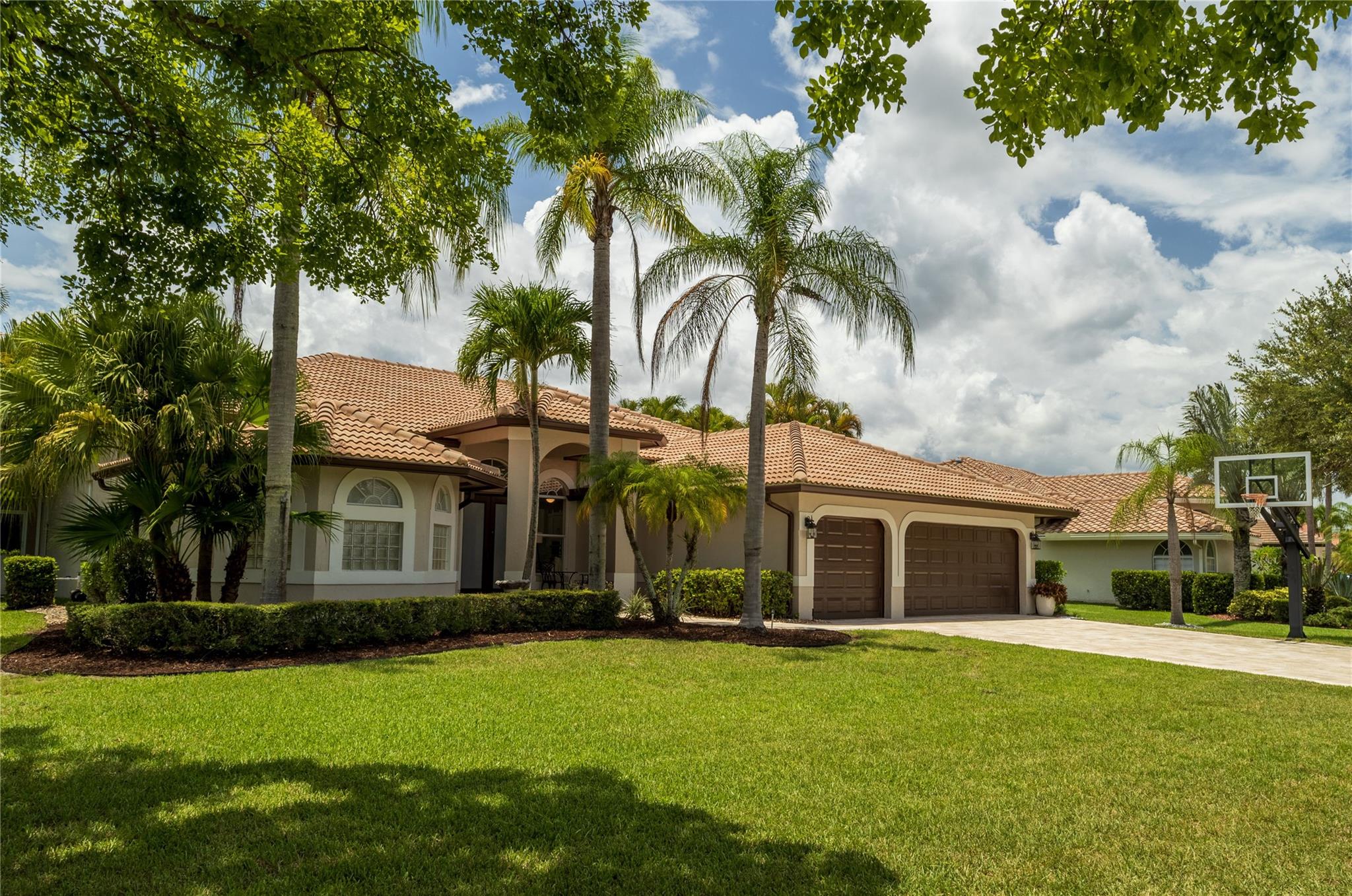 5164 Kensington Circle