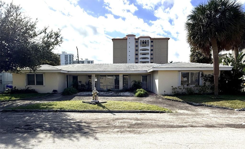 Photo of 3202 NE 7th Place, Pompano Beach, FL 33062 (MLS # F10540651)