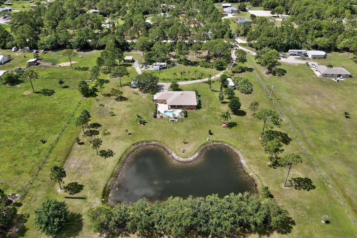 FELLSMERE FARMS CO S/D OF UNSURVEYED TWP 31 RNG 37 - Residential