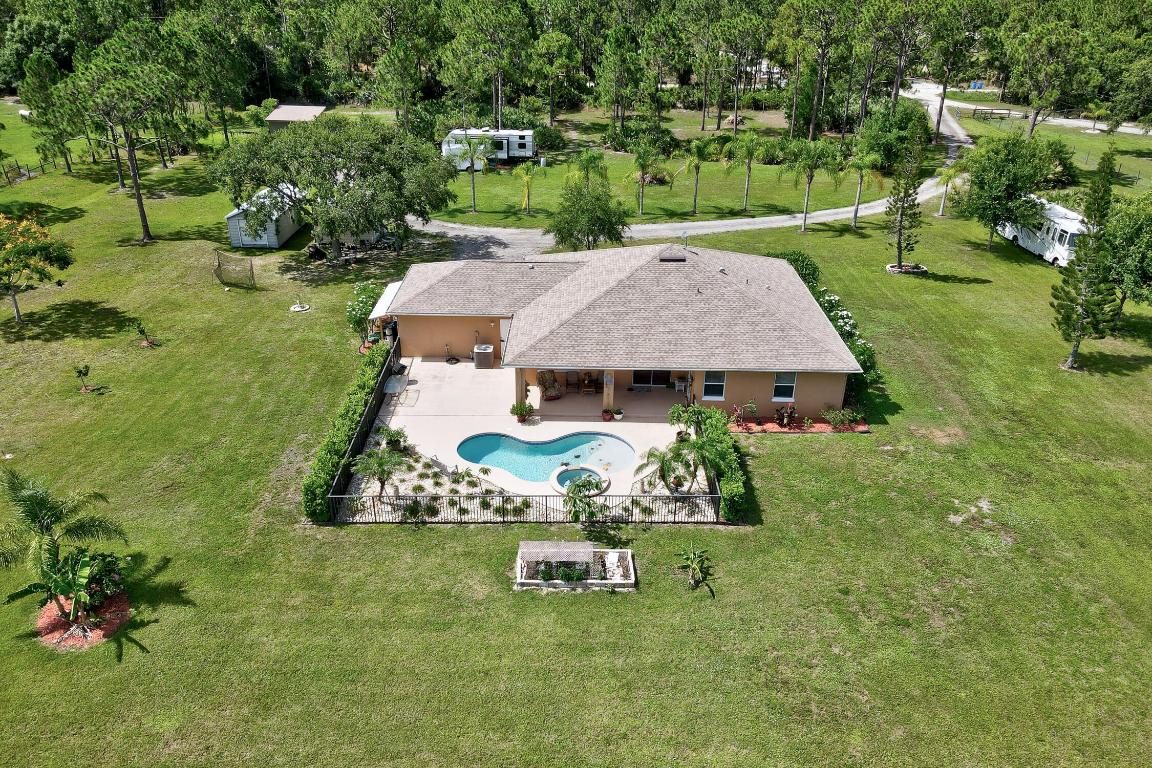 FELLSMERE FARMS CO S/D OF UNSURVEYED TWP 31 RNG 37 - Residential