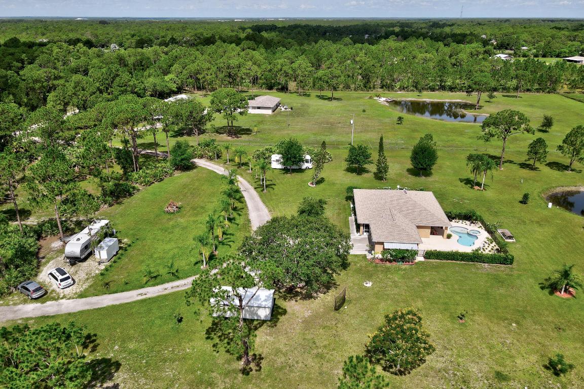 FELLSMERE FARMS CO S/D OF UNSURVEYED TWP 31 RNG 37 - Residential