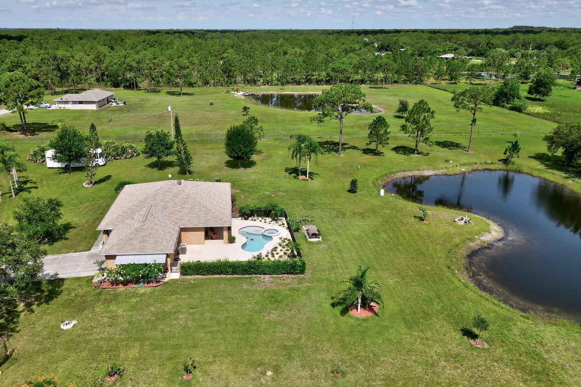 FELLSMERE FARMS CO S/D OF UNSURVEYED TWP 31 RNG 37 - Residential