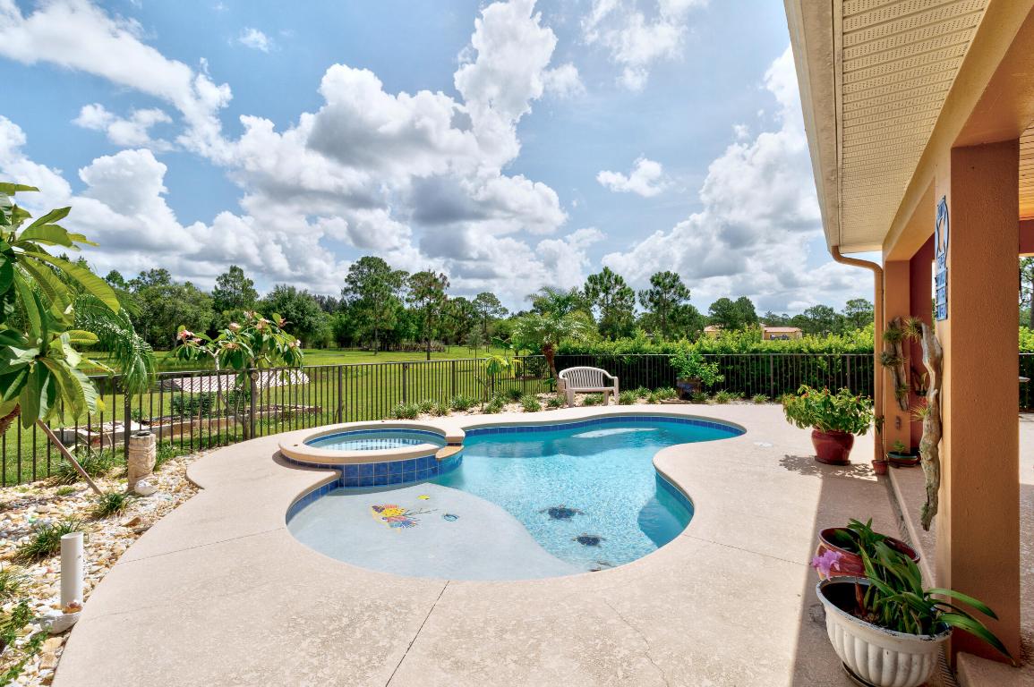 FELLSMERE FARMS CO S/D OF UNSURVEYED TWP 31 RNG 37 - Residential